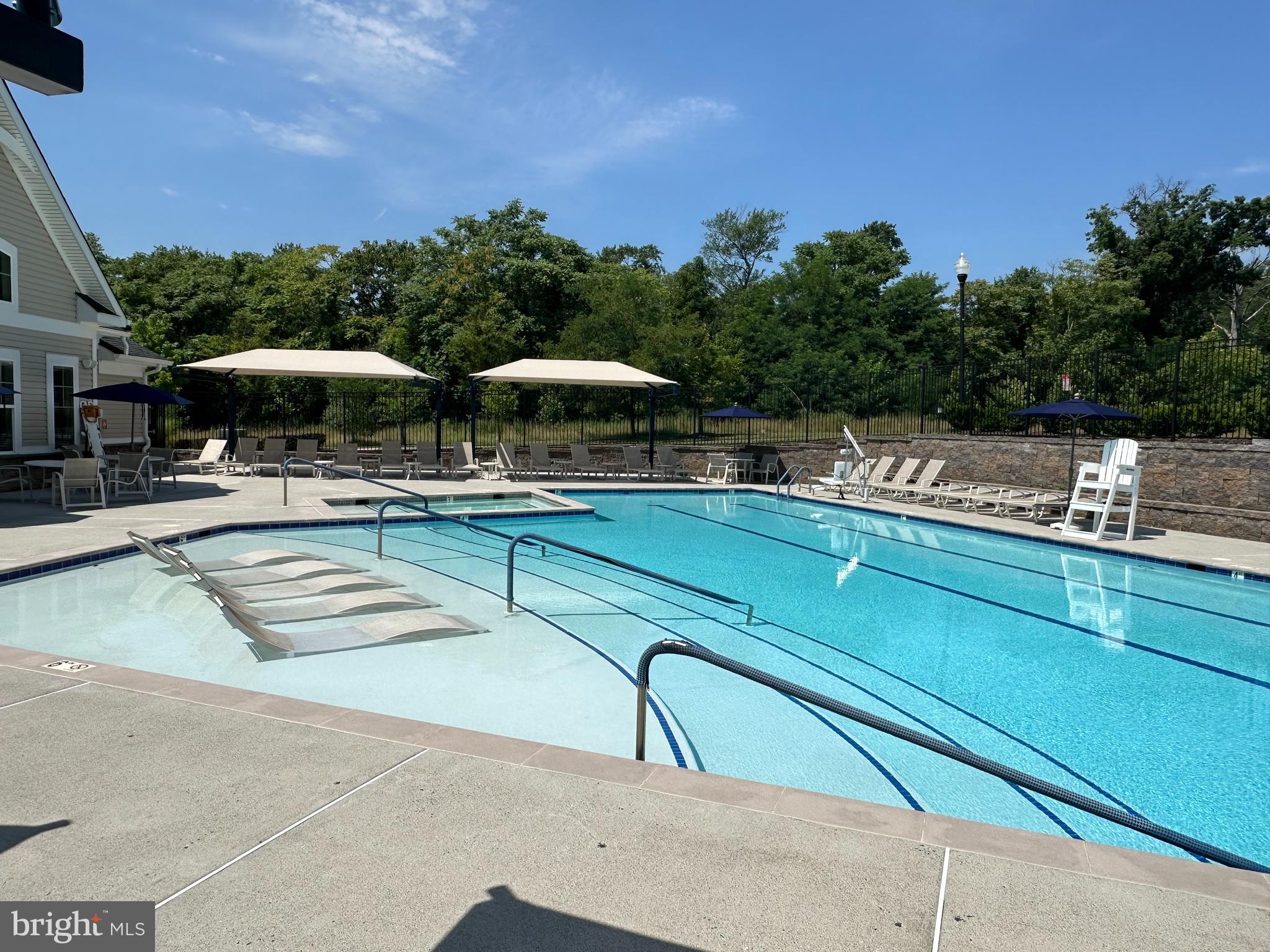 605 Quarry View Ct #202