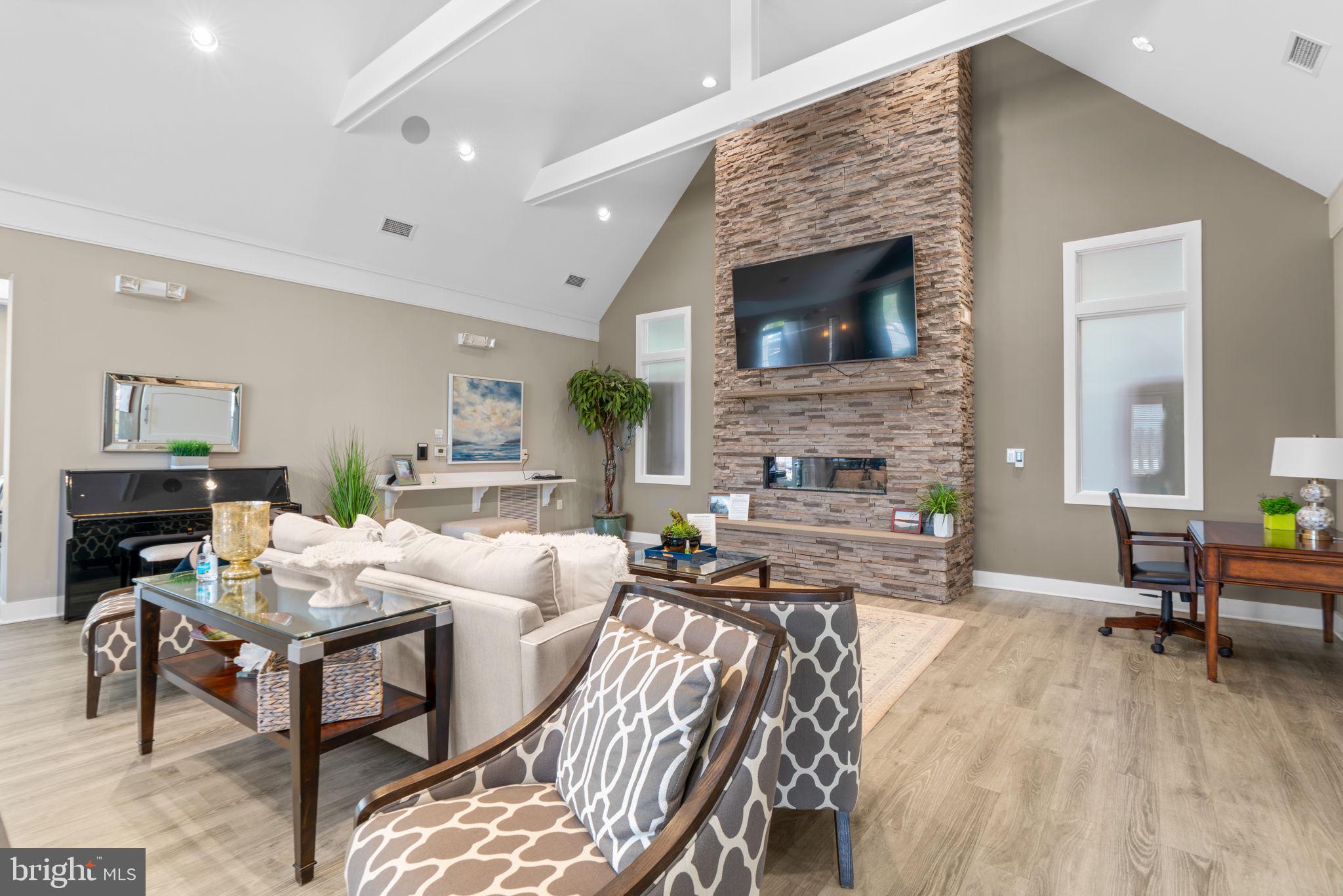 605 Quarry View Ct #202