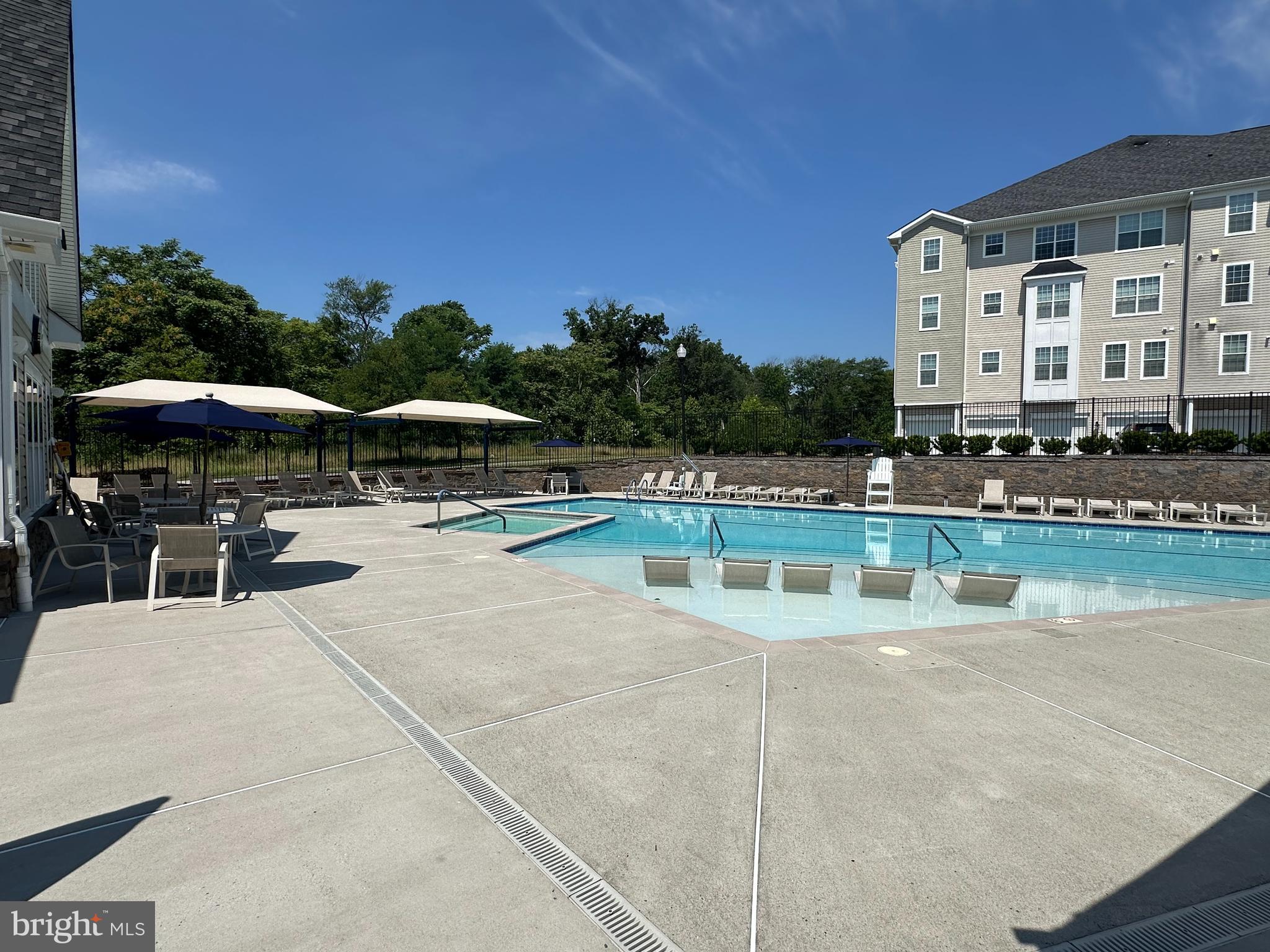 605 Quarry View Ct #202