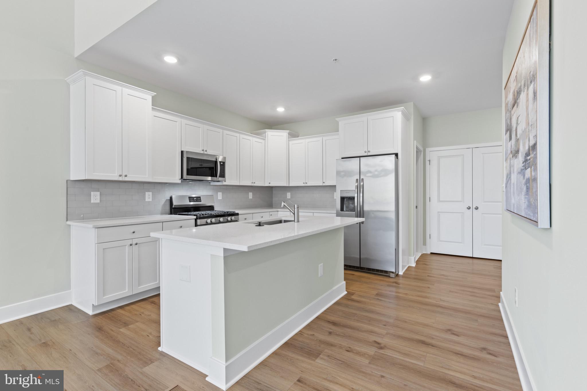 412 WATERS LANDING DR