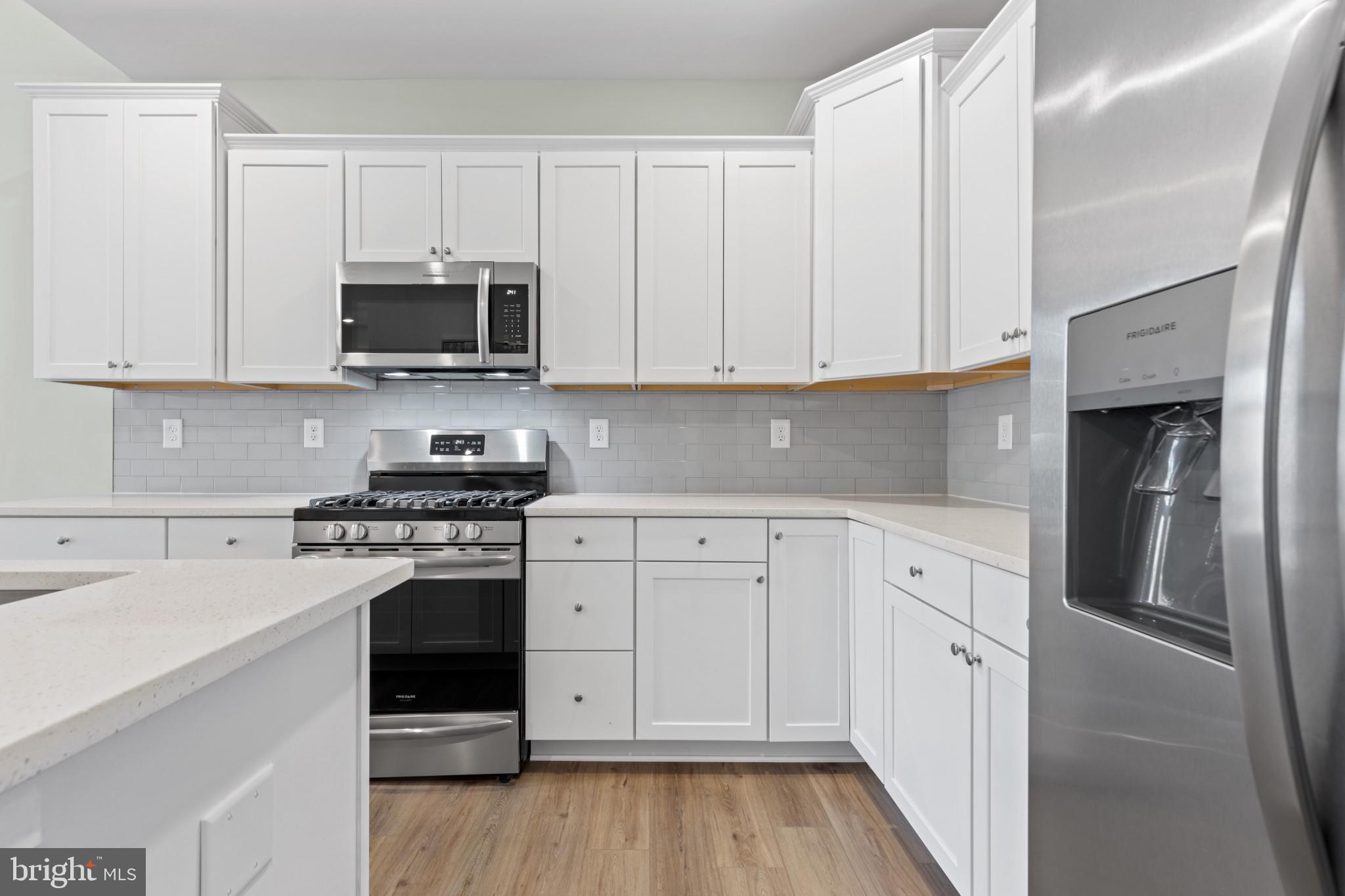 412 WATERS LANDING DR