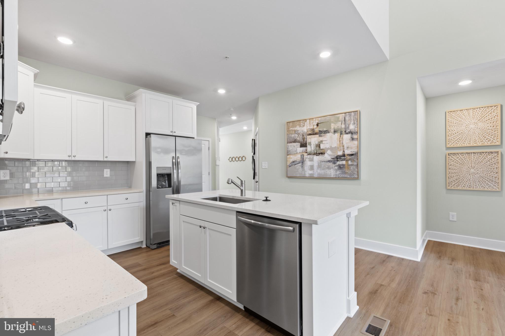 412 WATERS LANDING DR