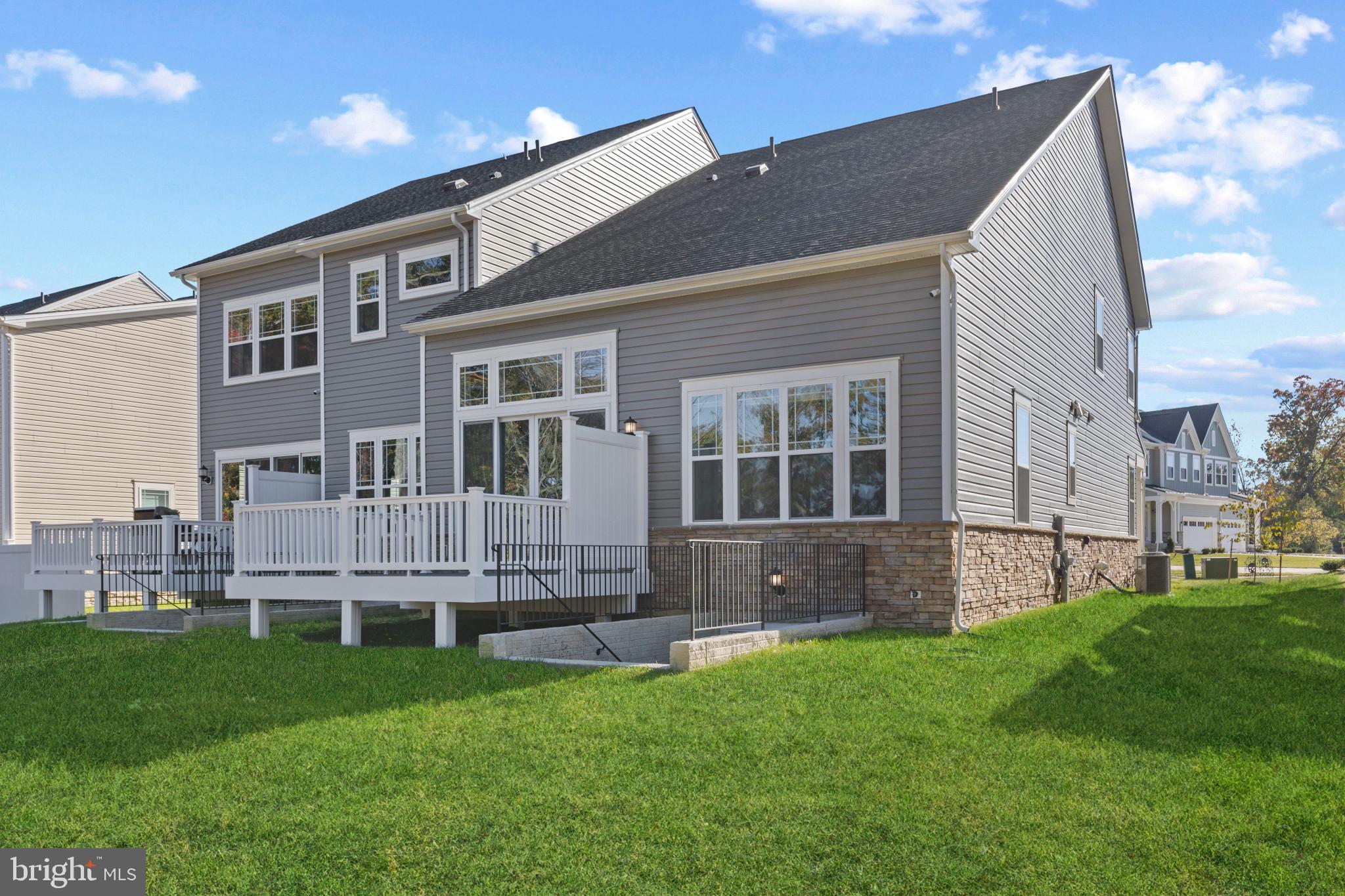 412 WATERS LANDING DR