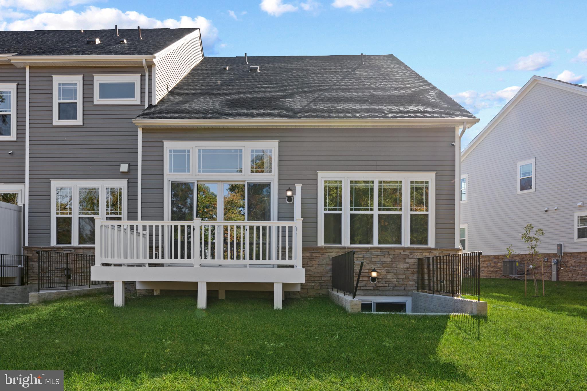 412 WATERS LANDING DR