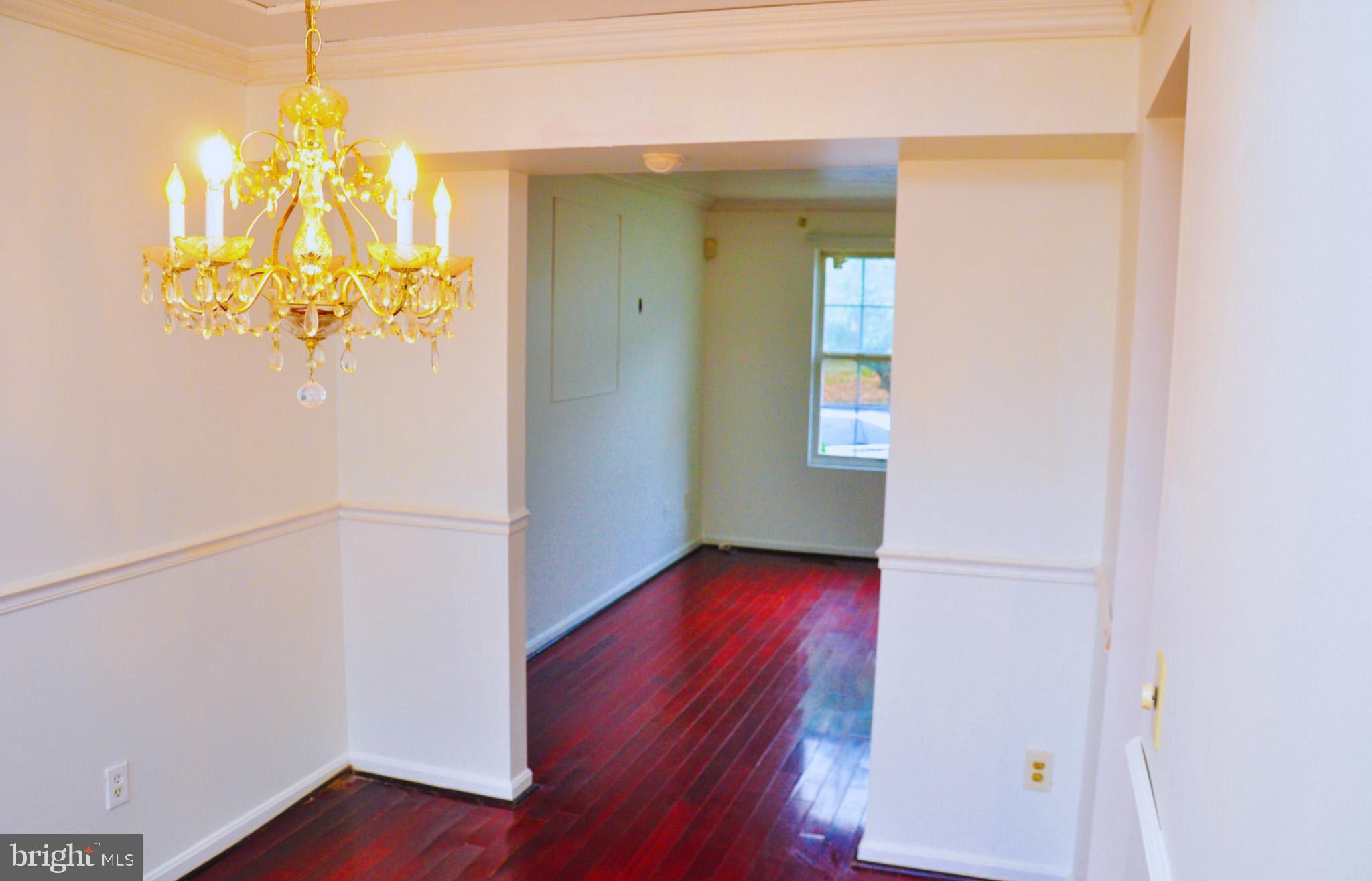 2031 FEATHERBED LANE