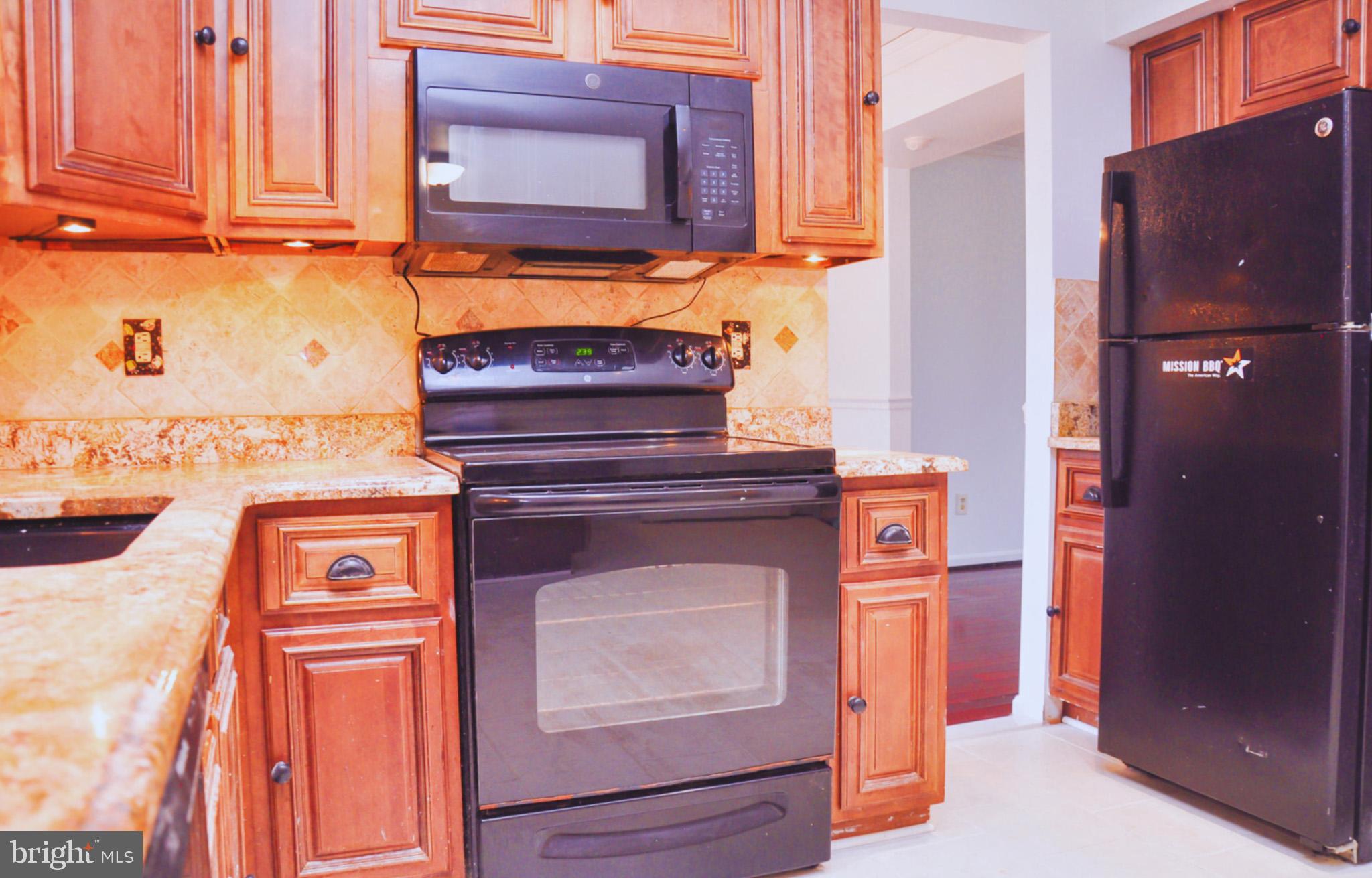 2031 FEATHERBED LANE