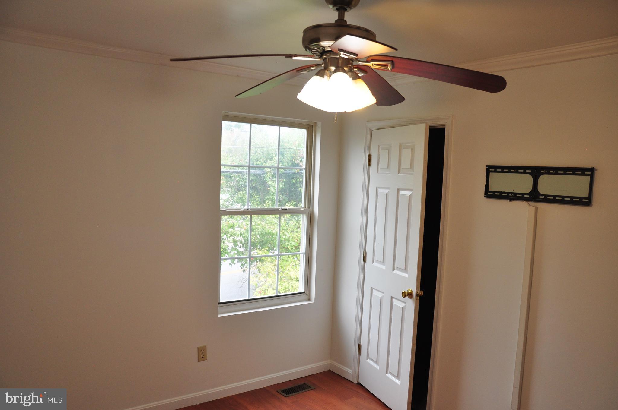 2031 FEATHERBED LANE