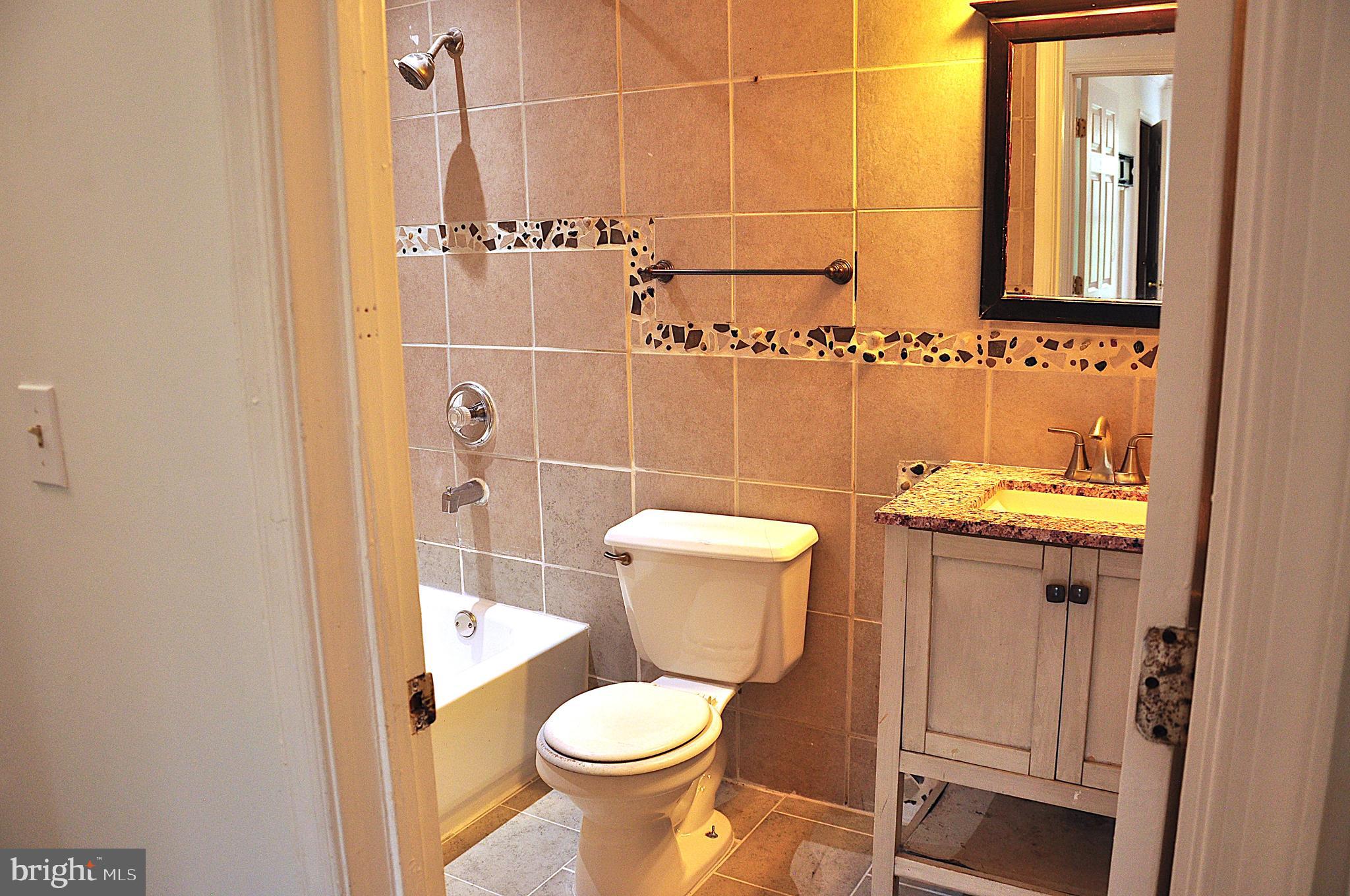 2031 FEATHERBED LANE