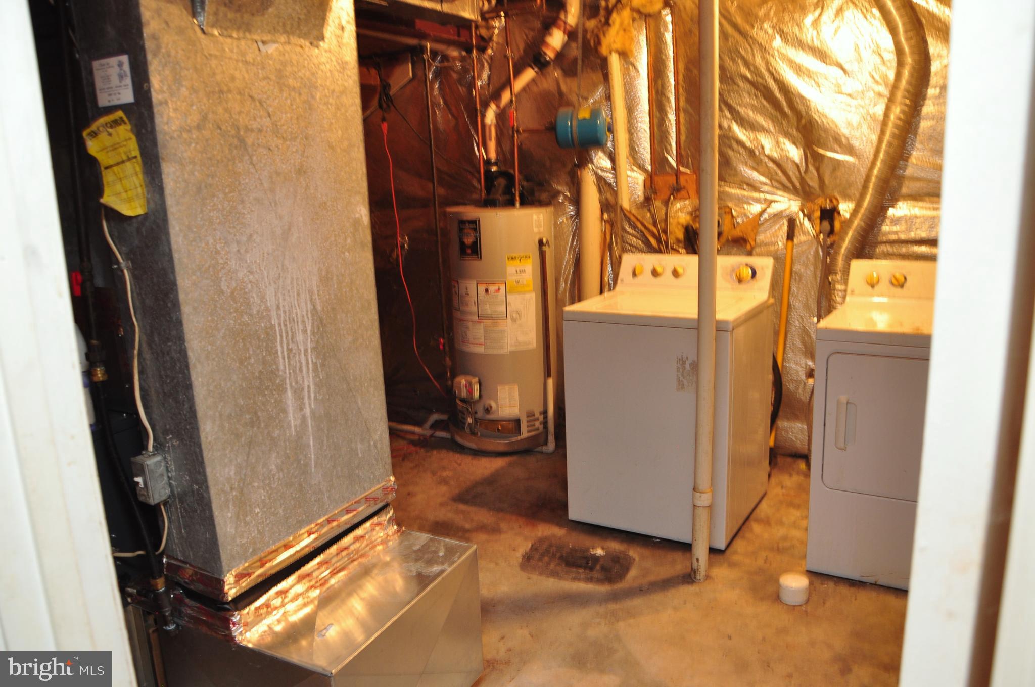 2031 FEATHERBED LANE