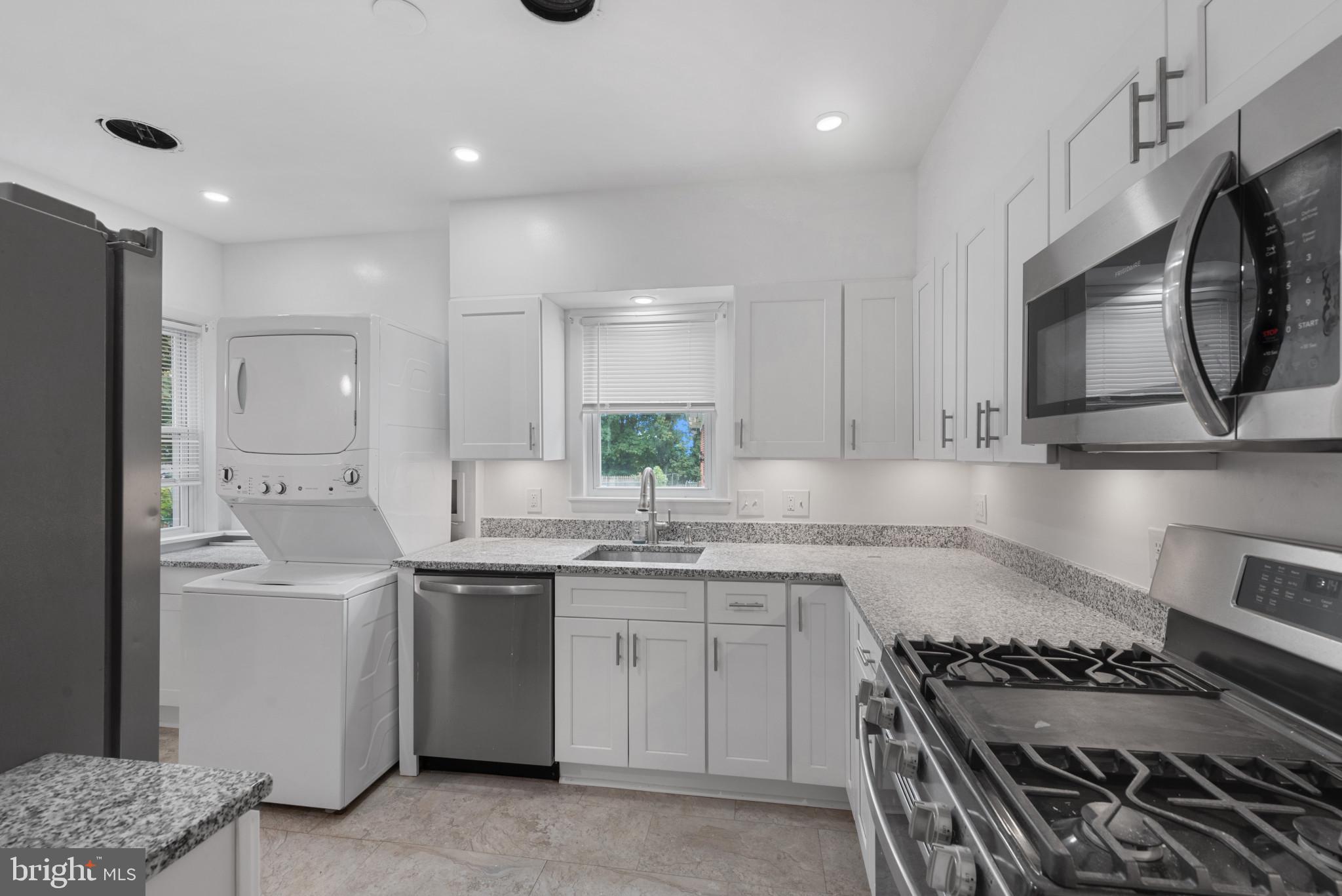 1900 MOUNTAIN AVENUE