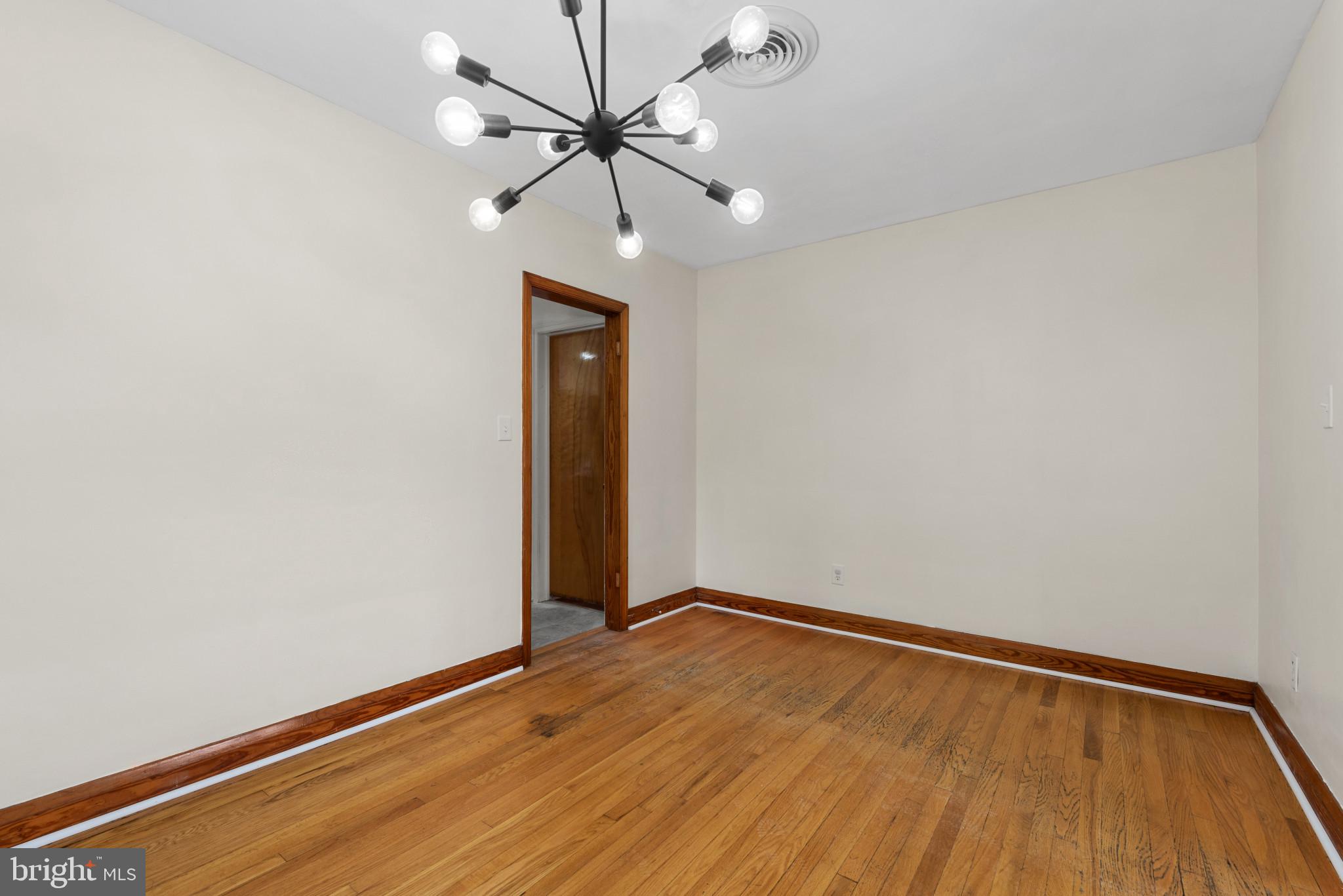 1900 MOUNTAIN AVENUE