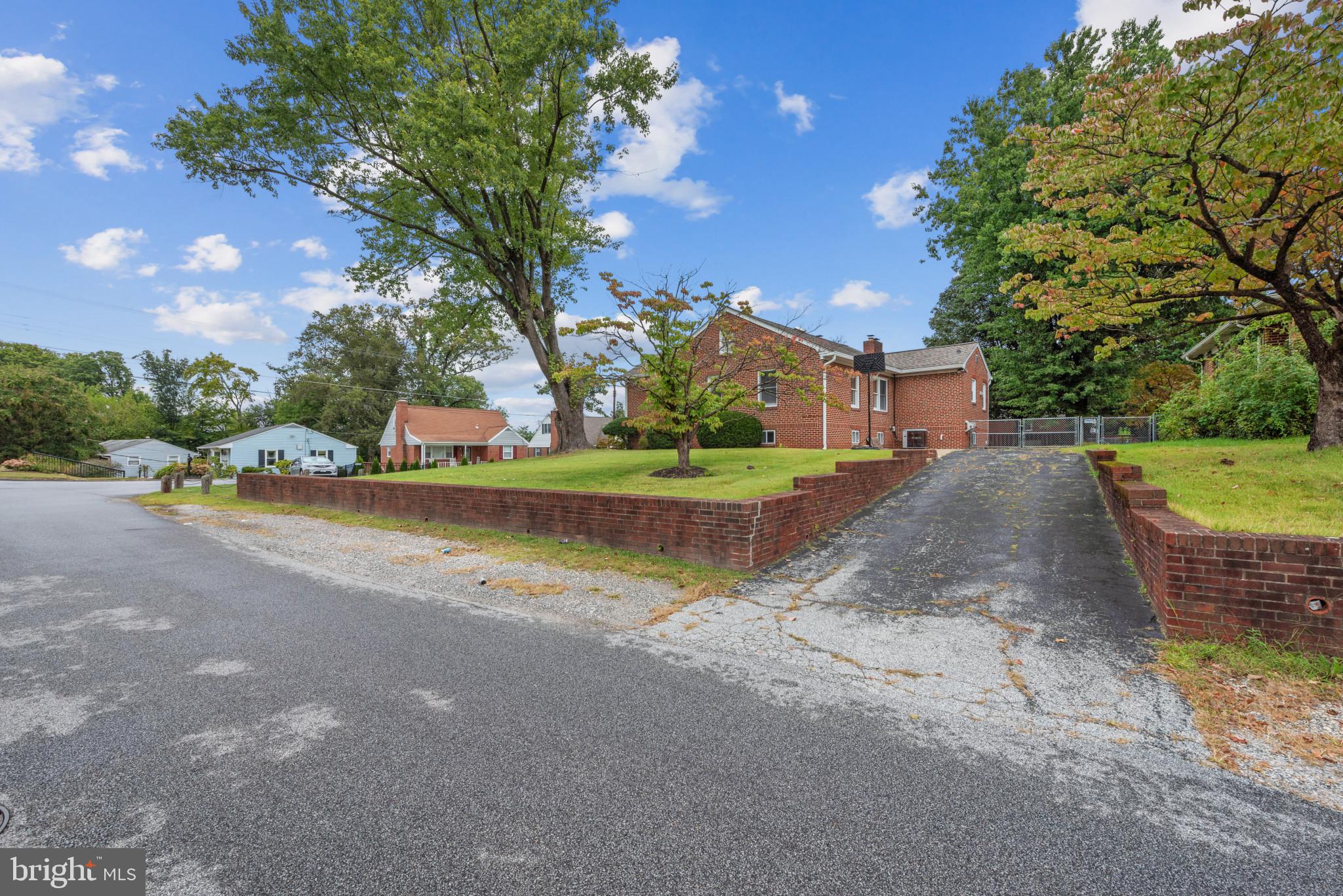 1900 MOUNTAIN AVENUE