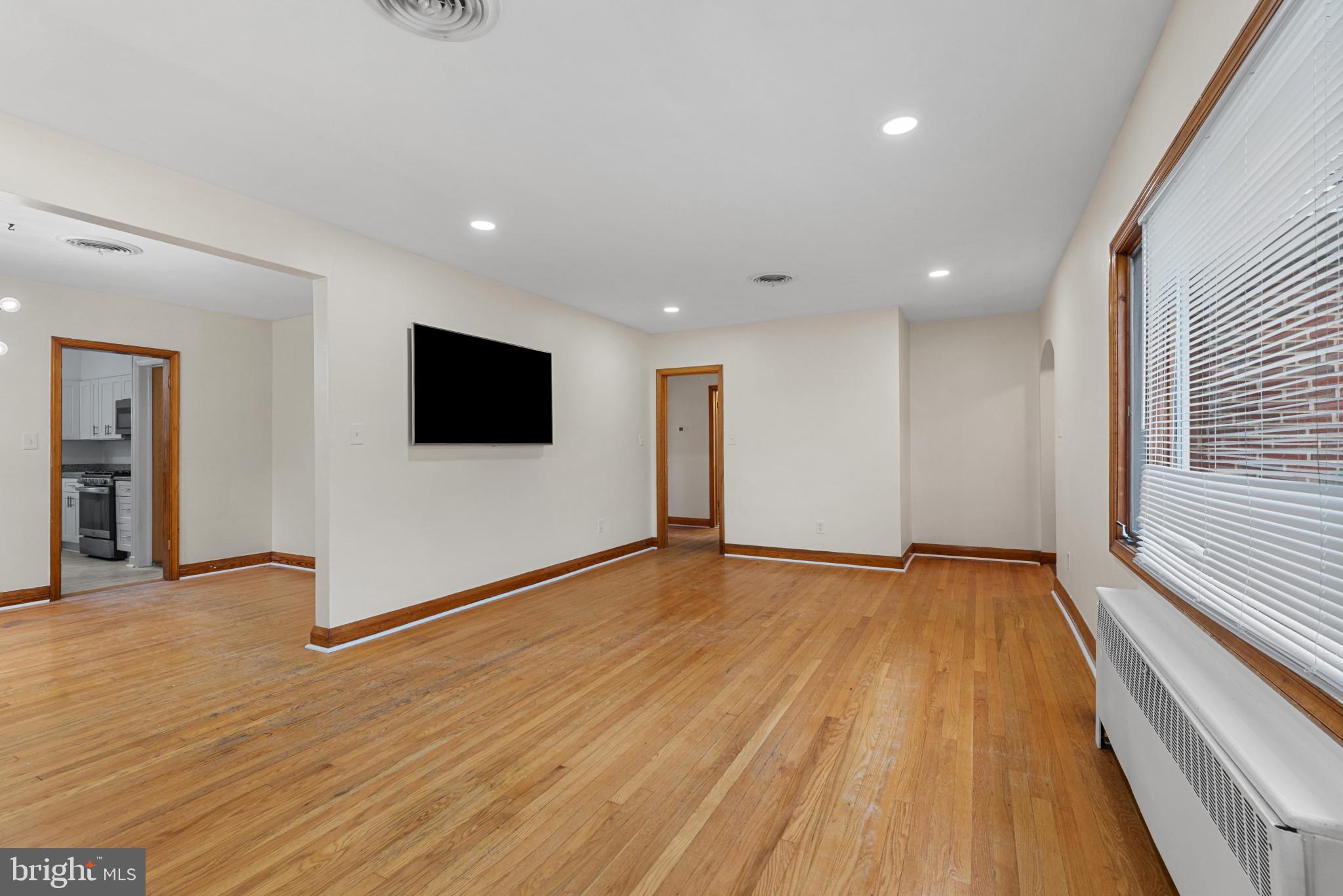 1900 MOUNTAIN AVENUE