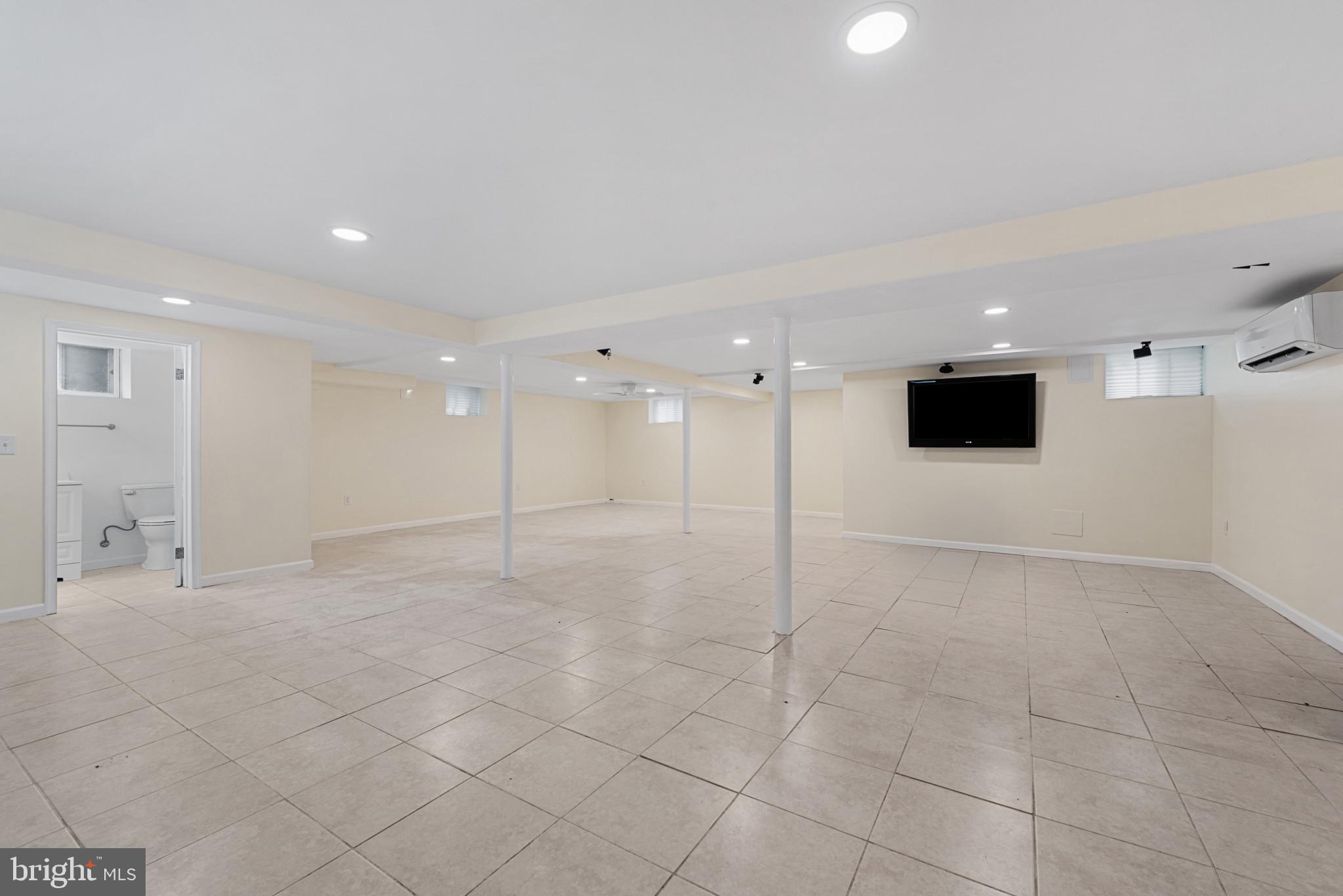 1900 MOUNTAIN AVENUE