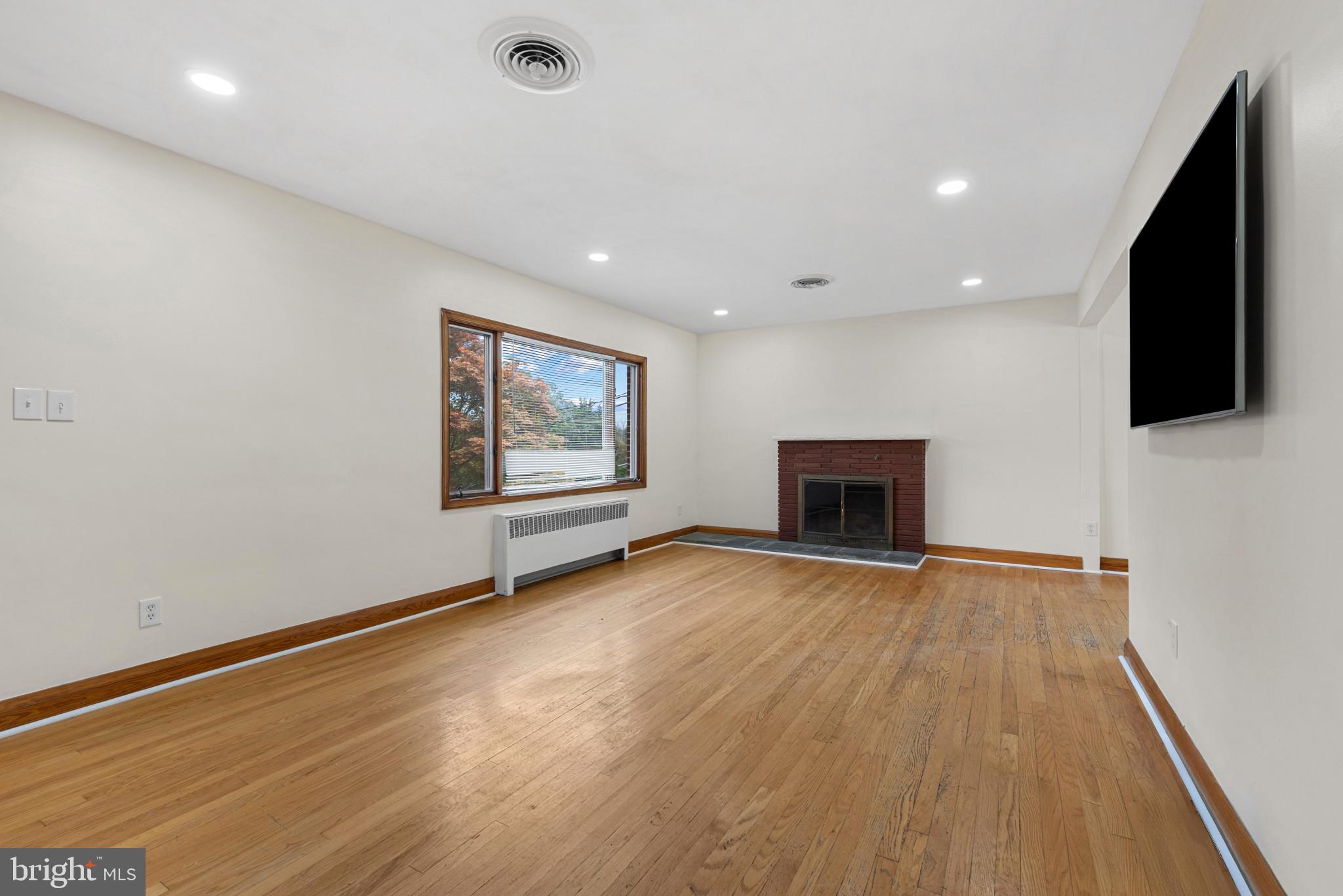 1900 MOUNTAIN AVENUE