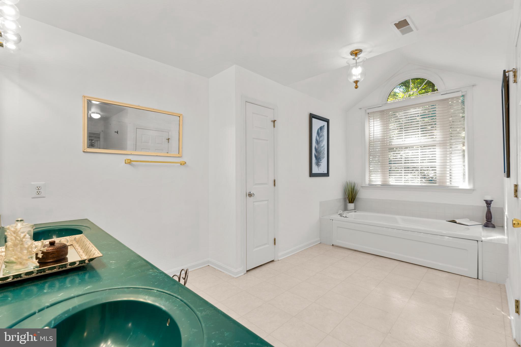 11928 LYONS GLEN COURT