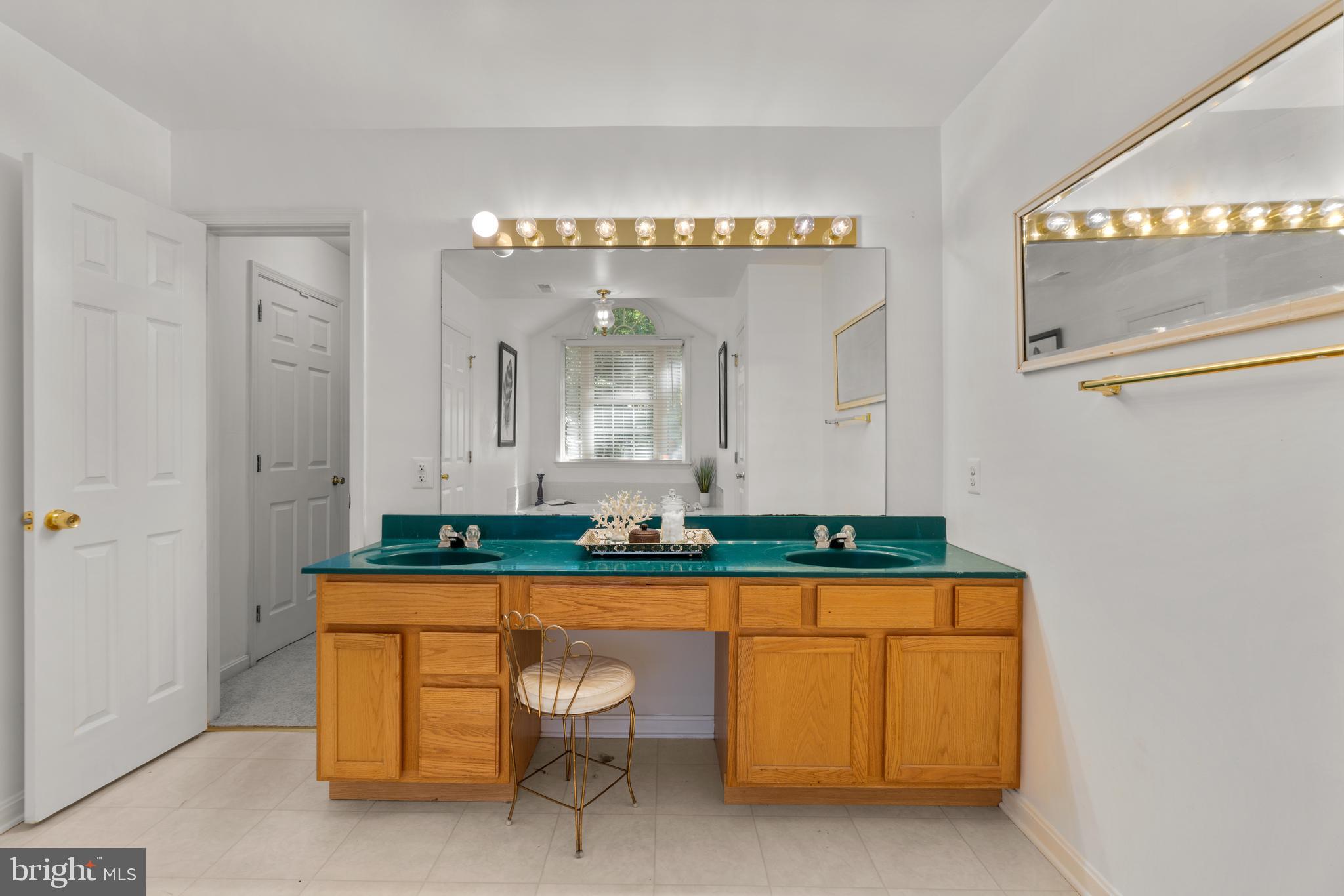 11928 LYONS GLEN COURT