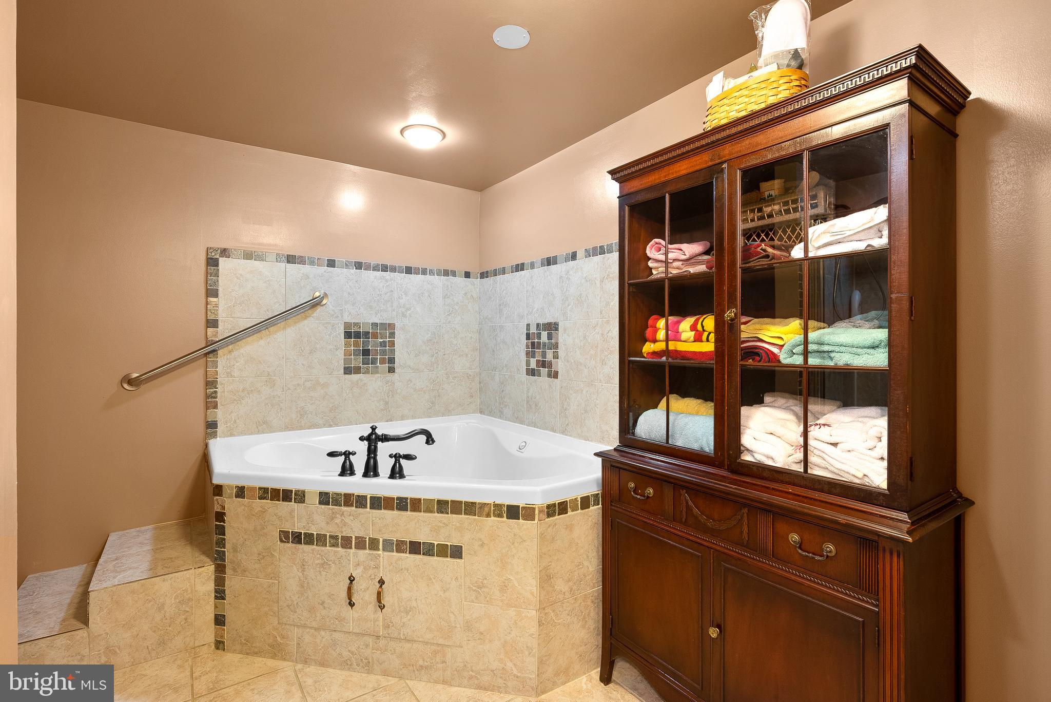 11928 LYONS GLEN COURT