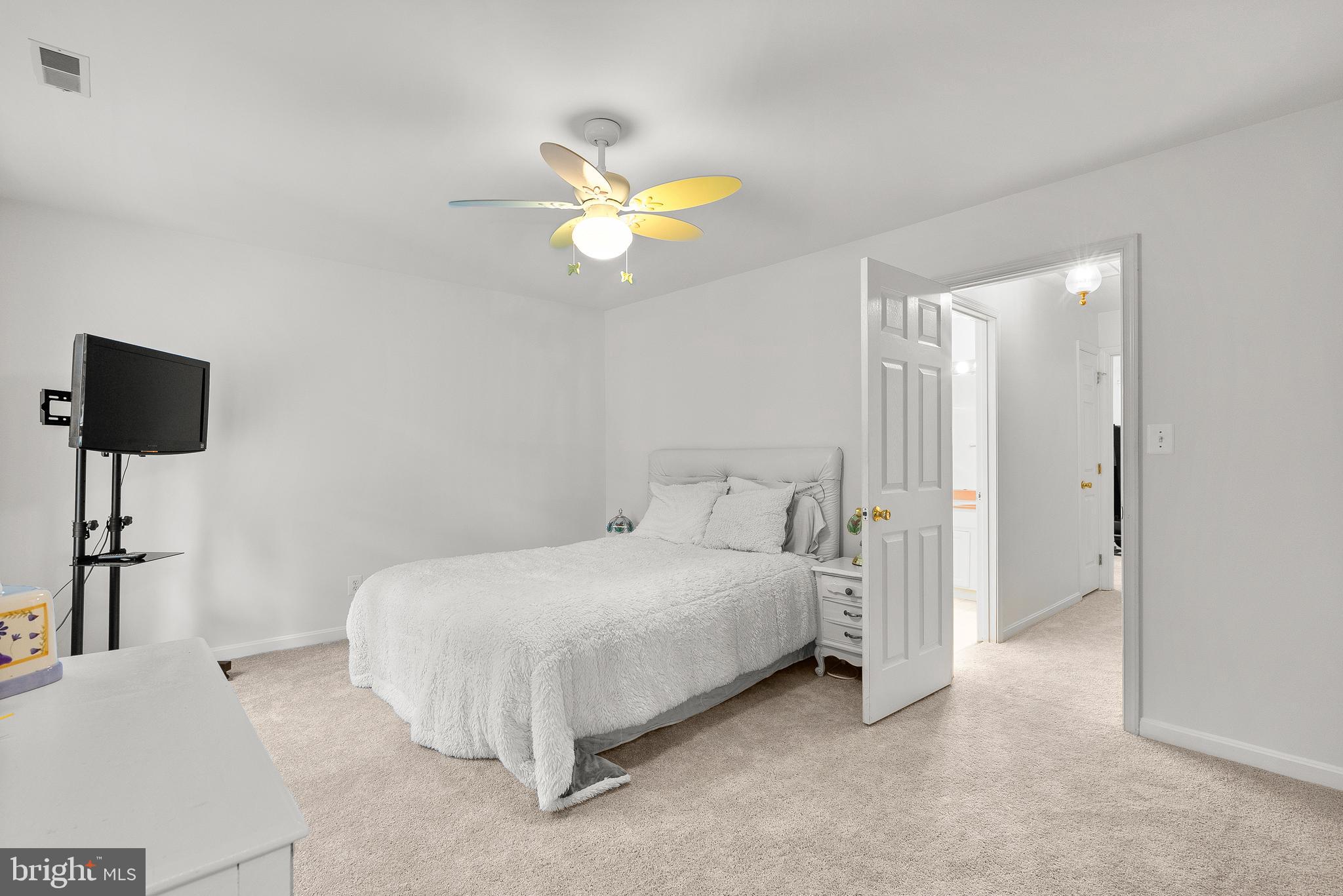 11928 LYONS GLEN COURT