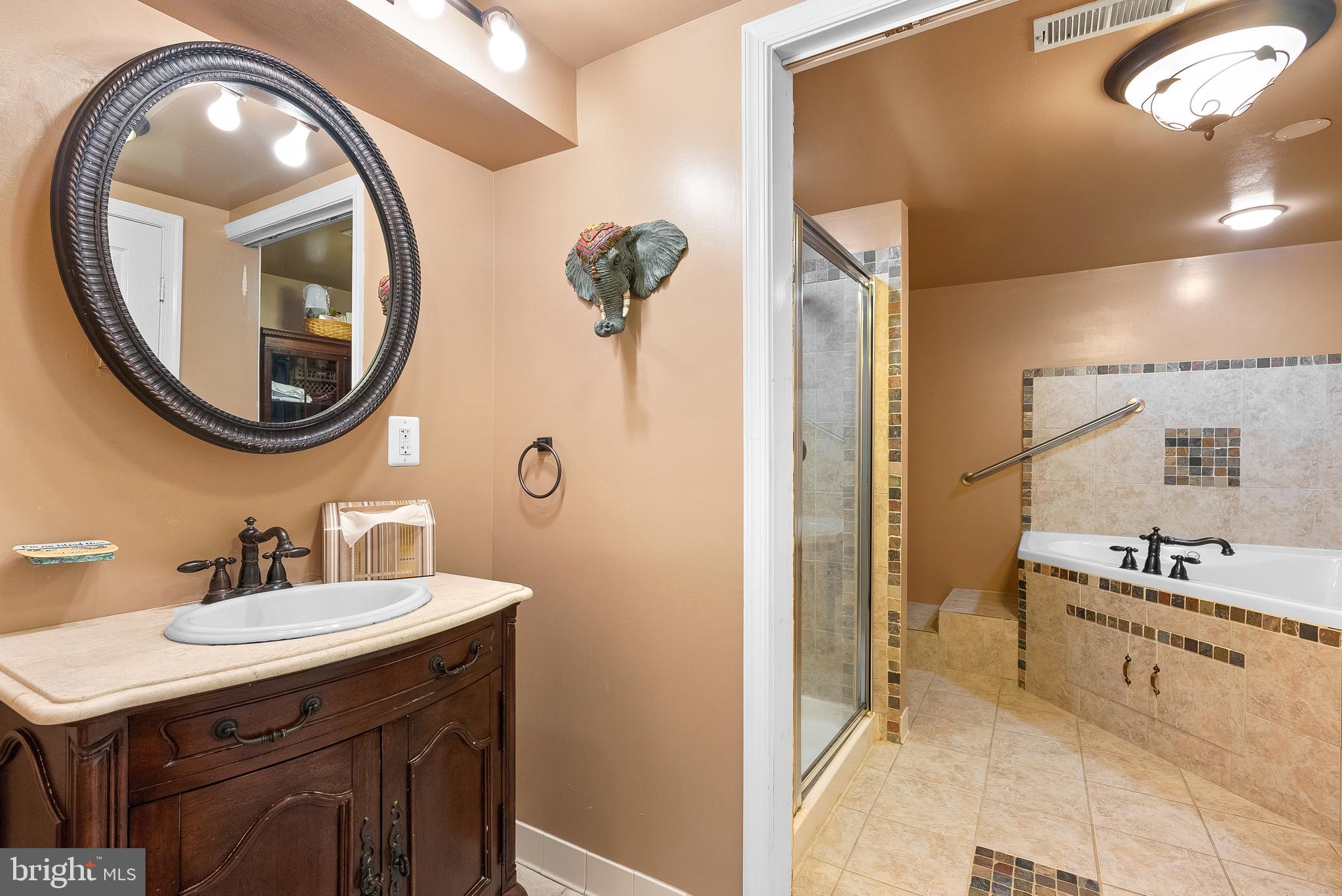 11928 LYONS GLEN COURT