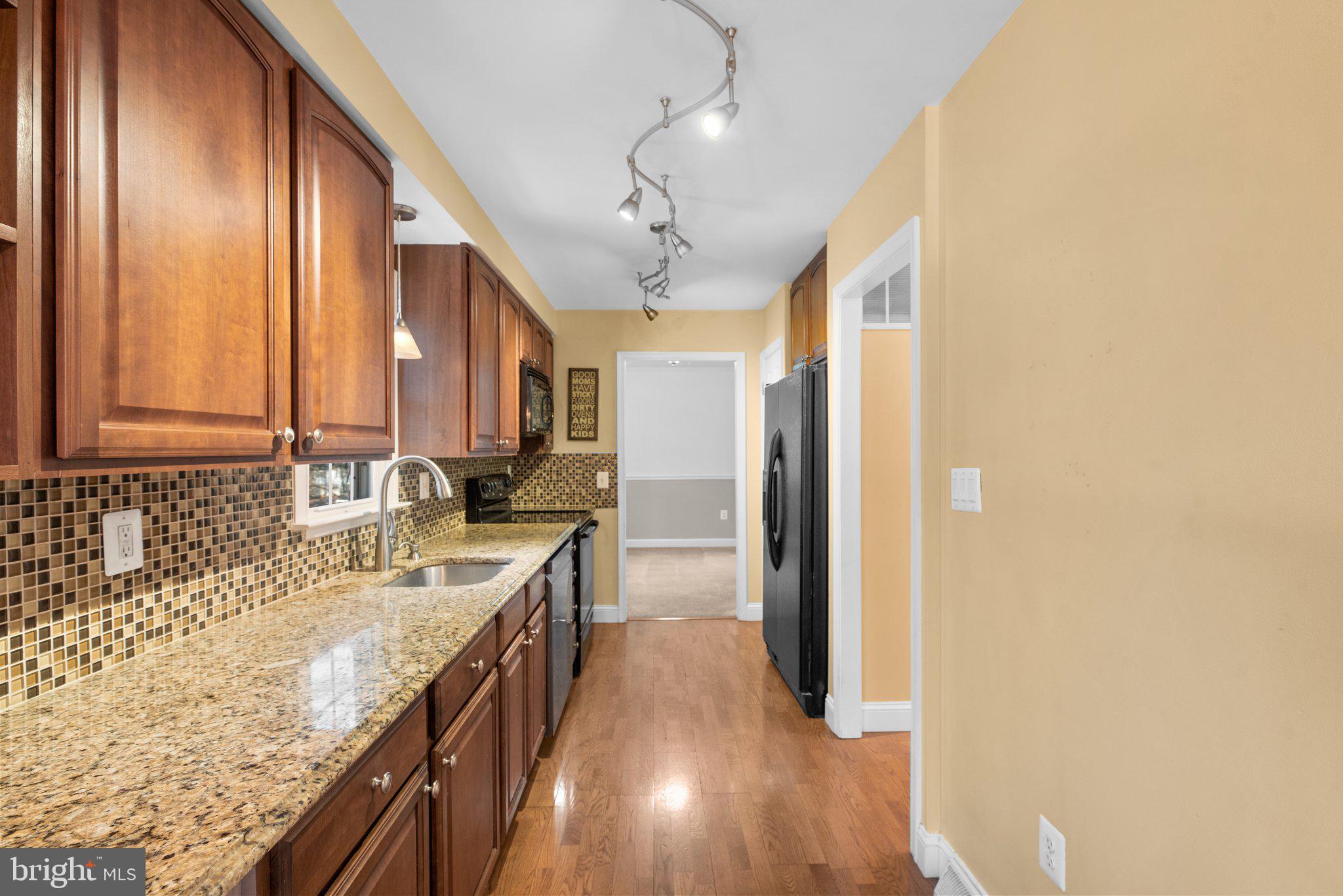 5390 View Point COURT