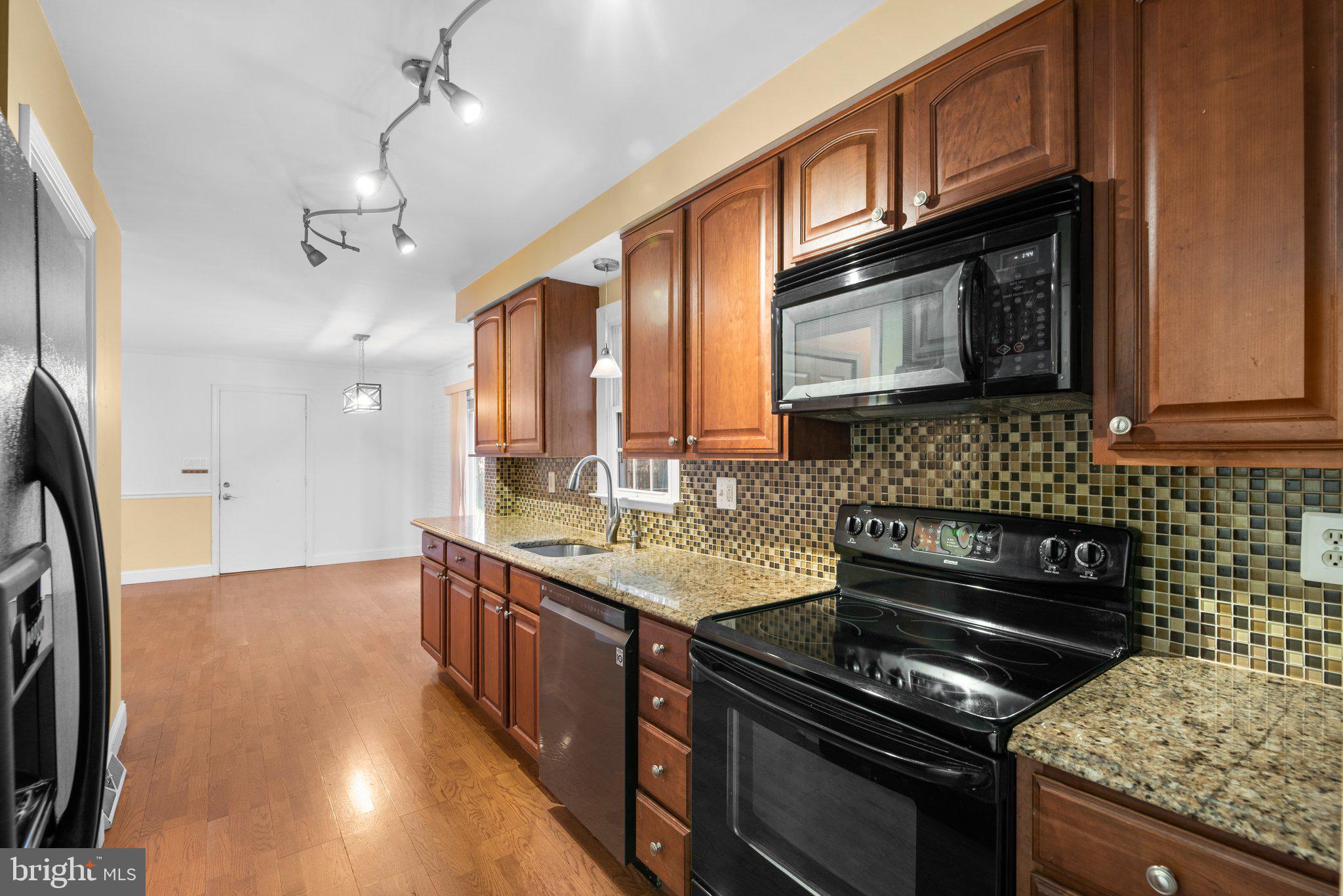 5390 View Point COURT