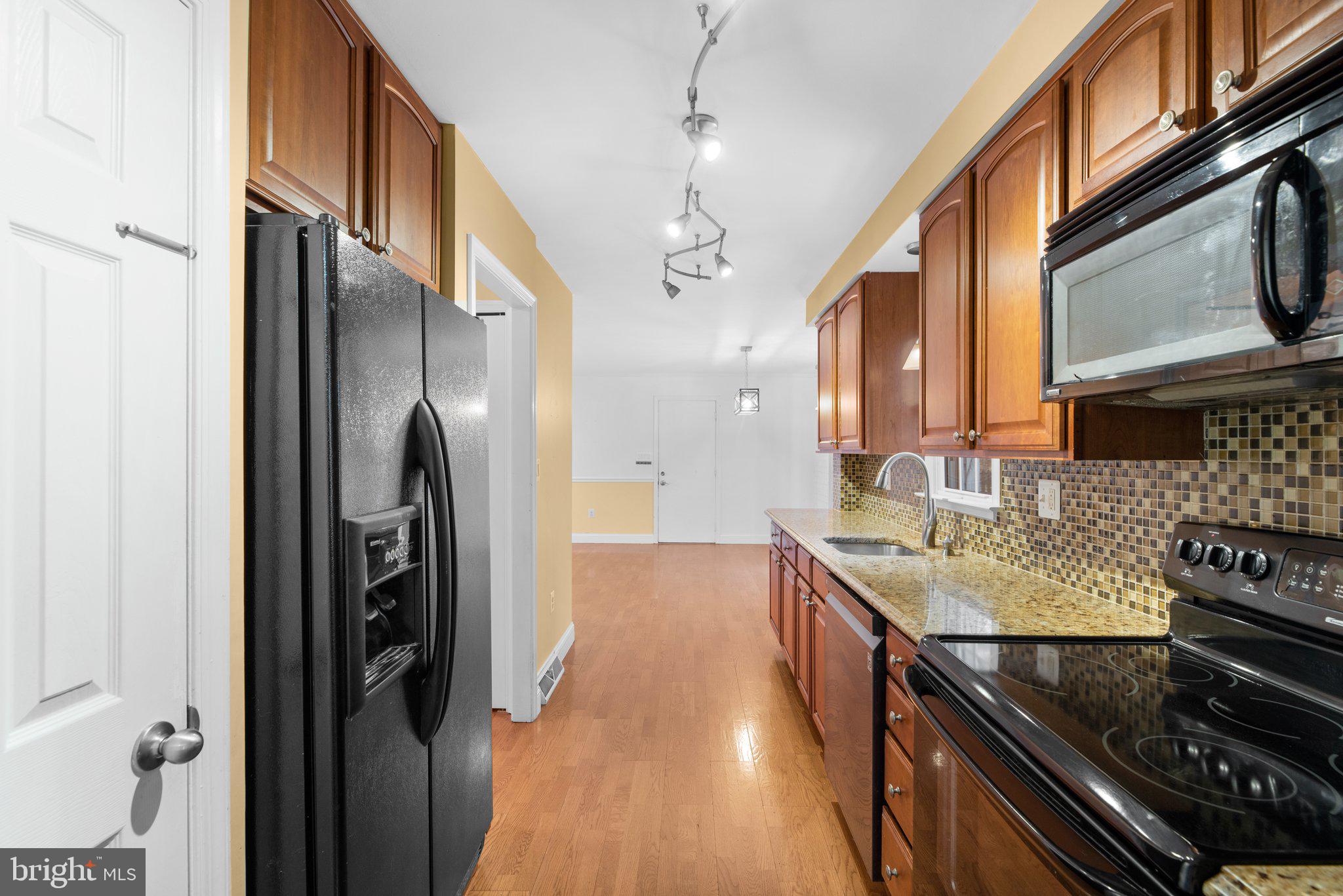 5390 View Point COURT