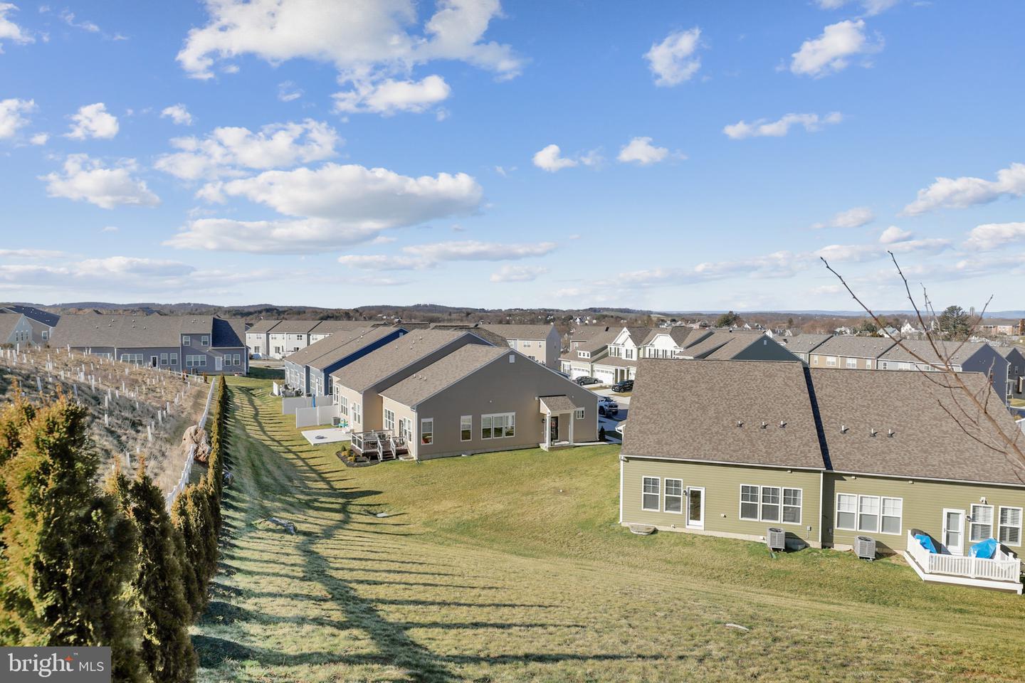 2896 Town View Cir
