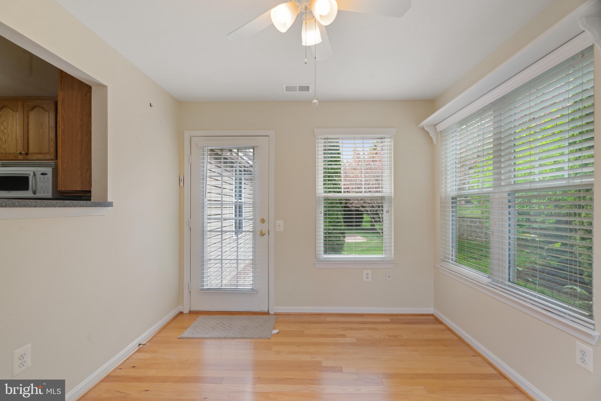 906 Roller Coaster Ct