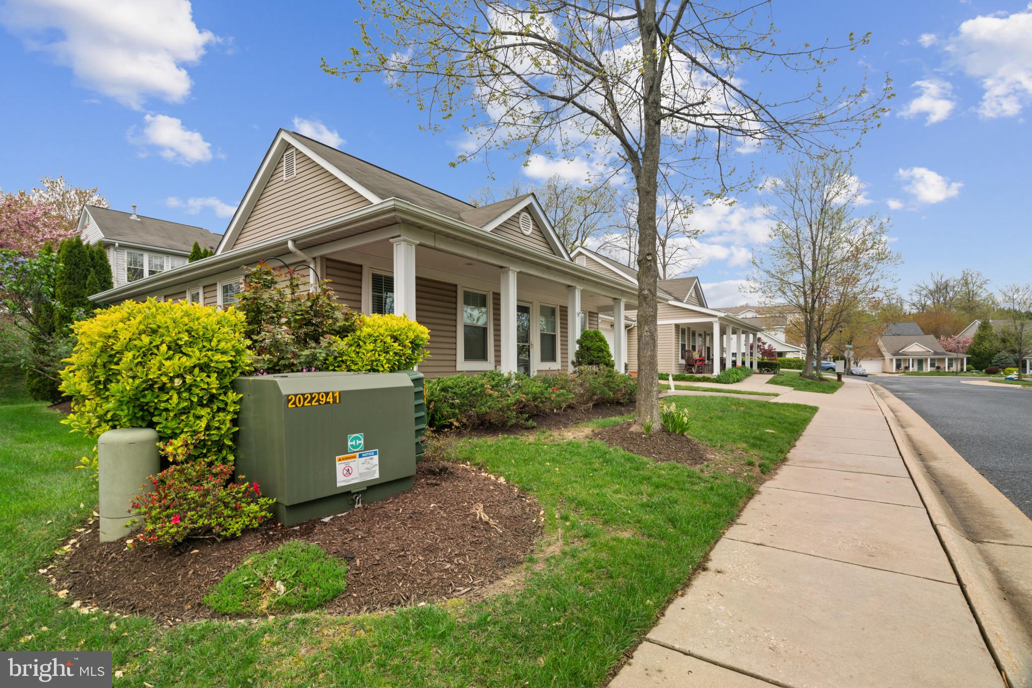 906 Roller Coaster Ct