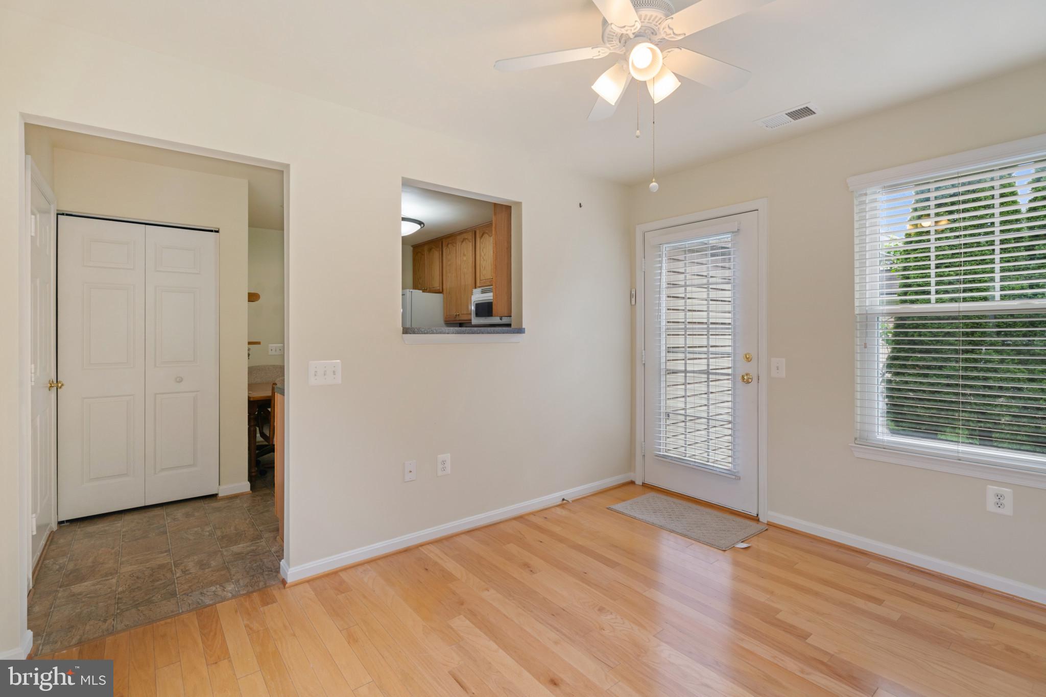 906 Roller Coaster Ct