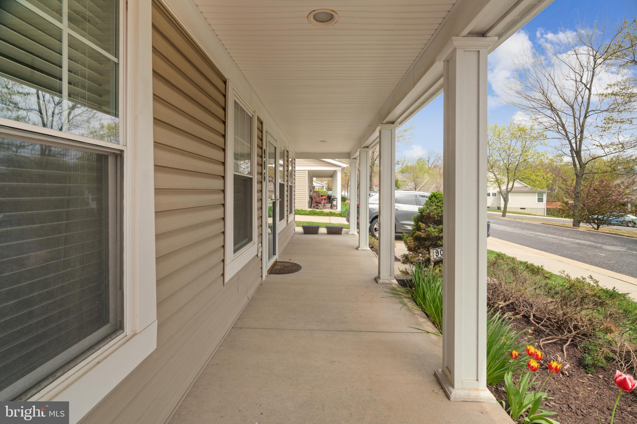 906 Roller Coaster Ct