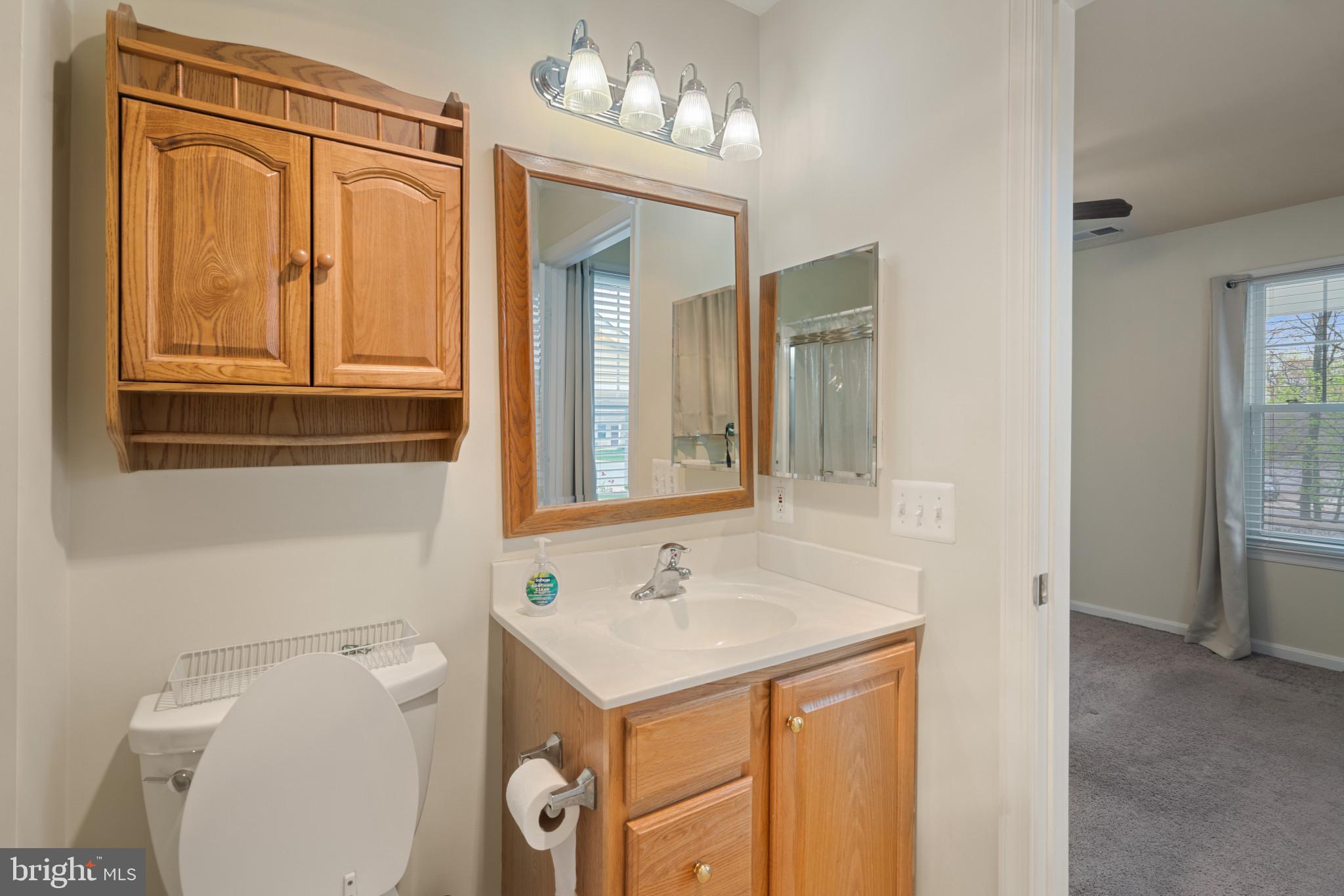 906 Roller Coaster Ct