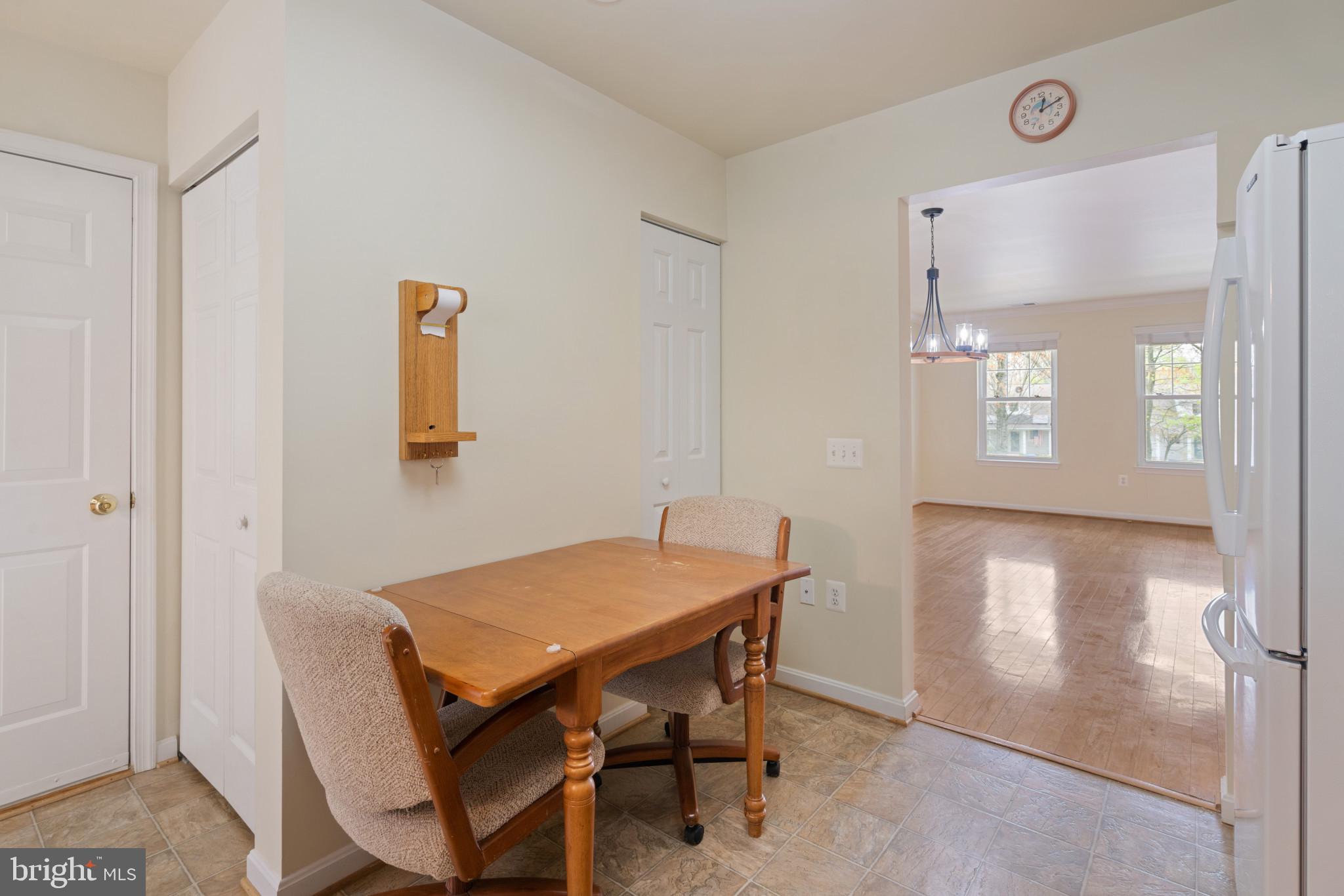 906 Roller Coaster Ct