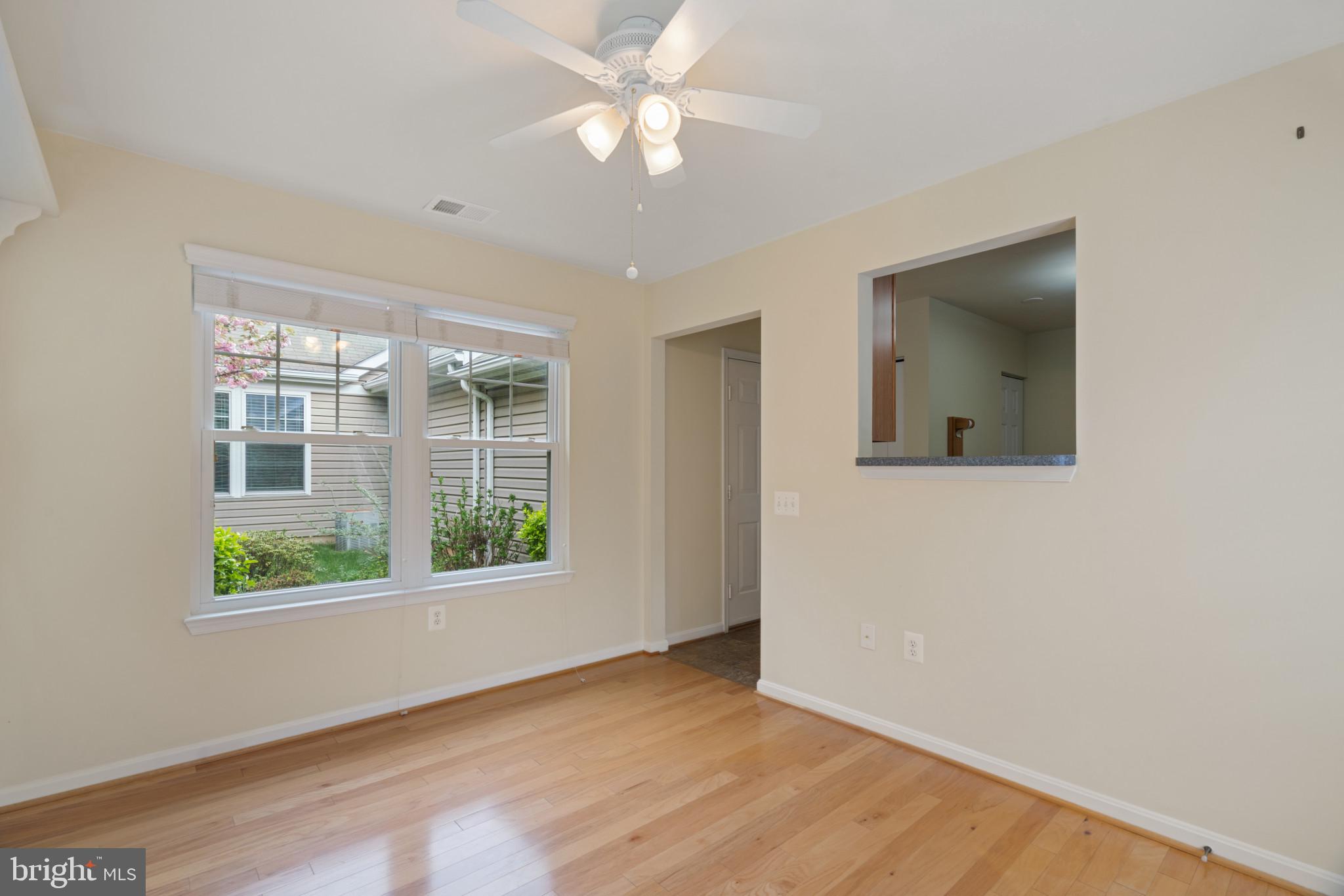 906 Roller Coaster Ct