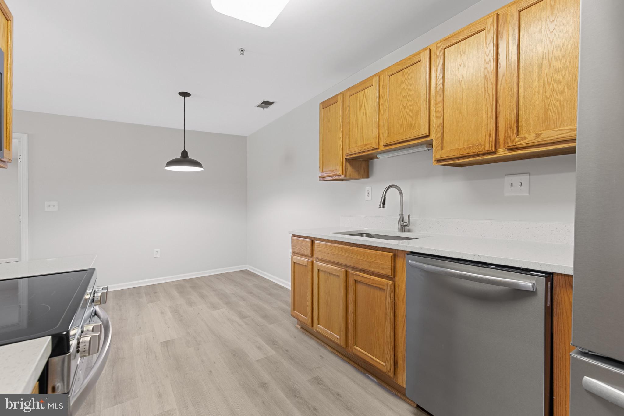 6504 Ridenour Way E #2c