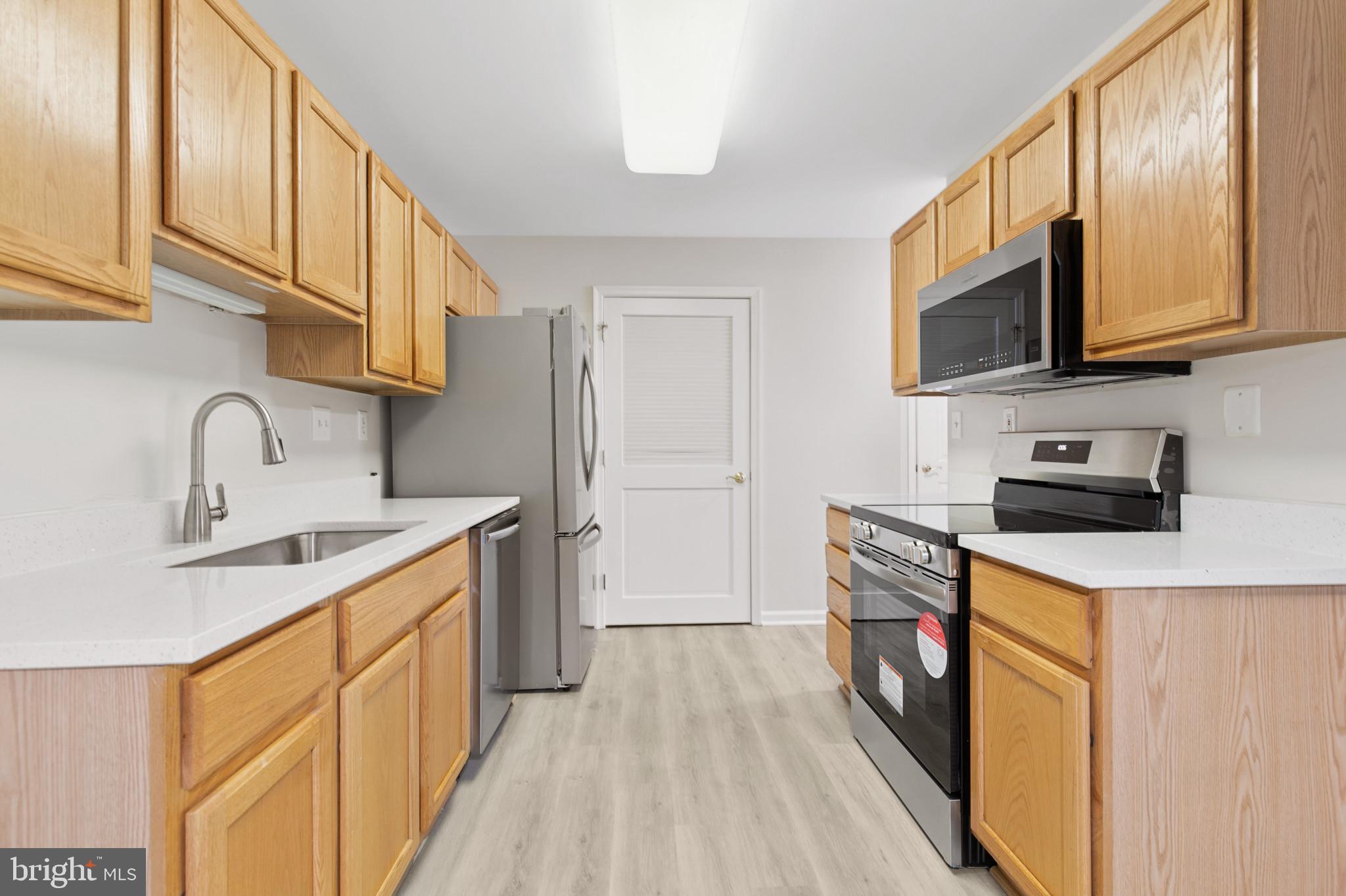 6504 Ridenour Way E #2c