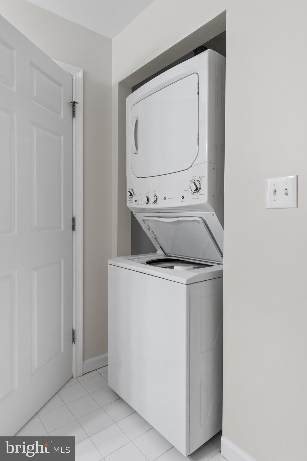 6504 Ridenour Way E #2c