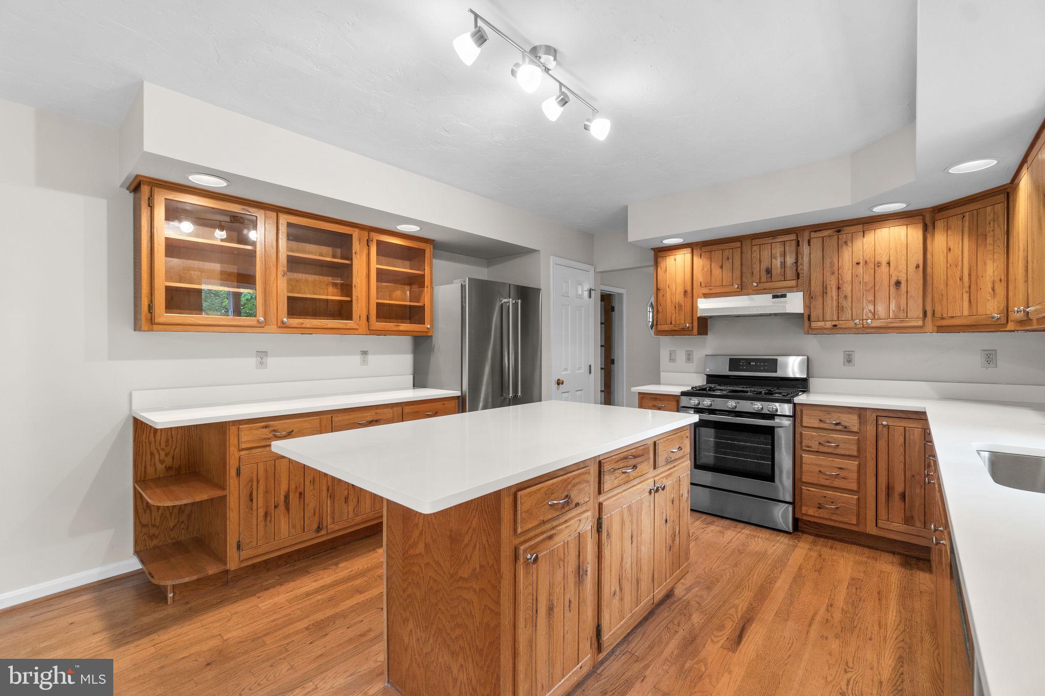 1282 Humbert Schoolhouse Rd