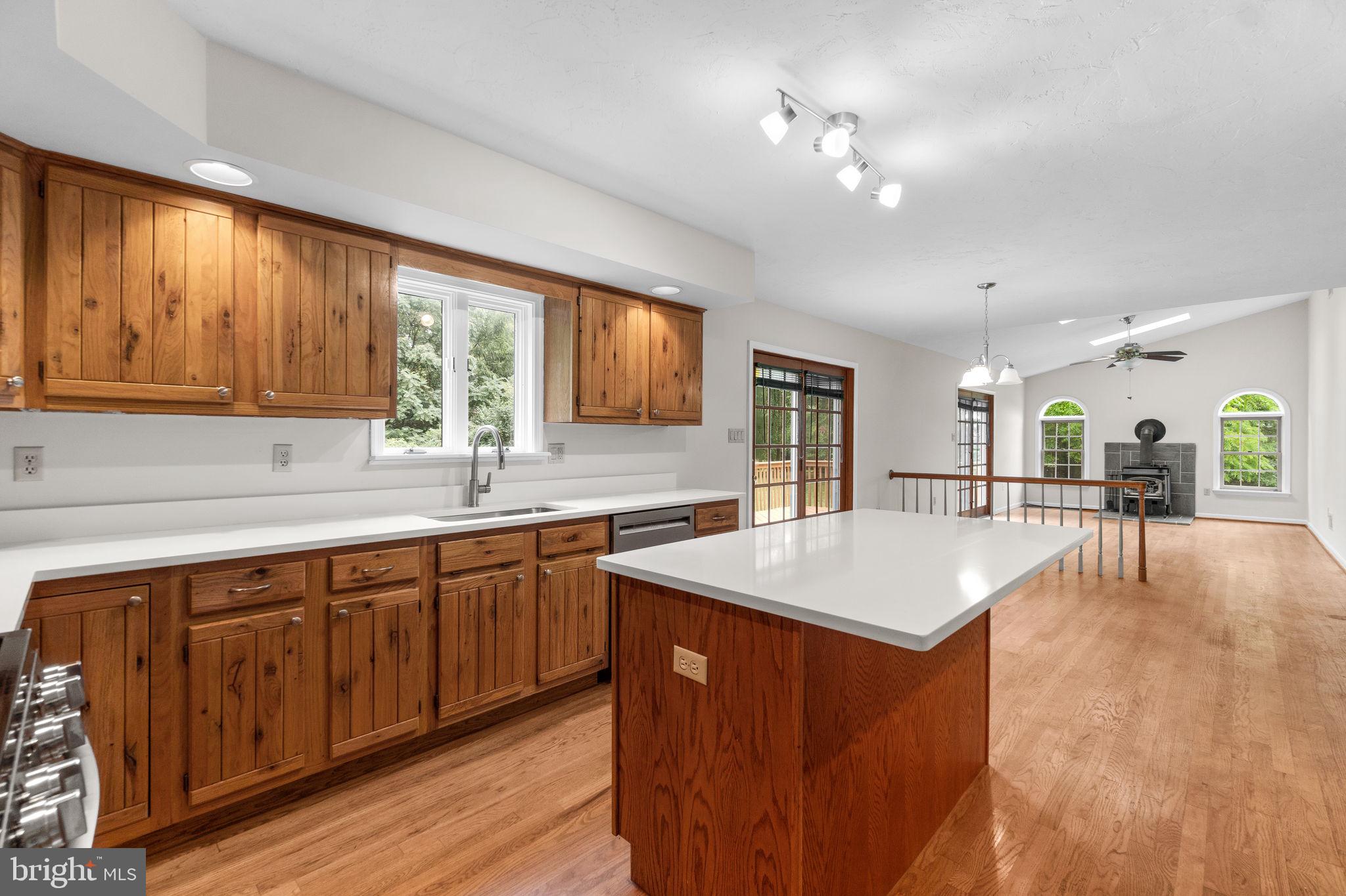 1282 Humbert Schoolhouse Rd