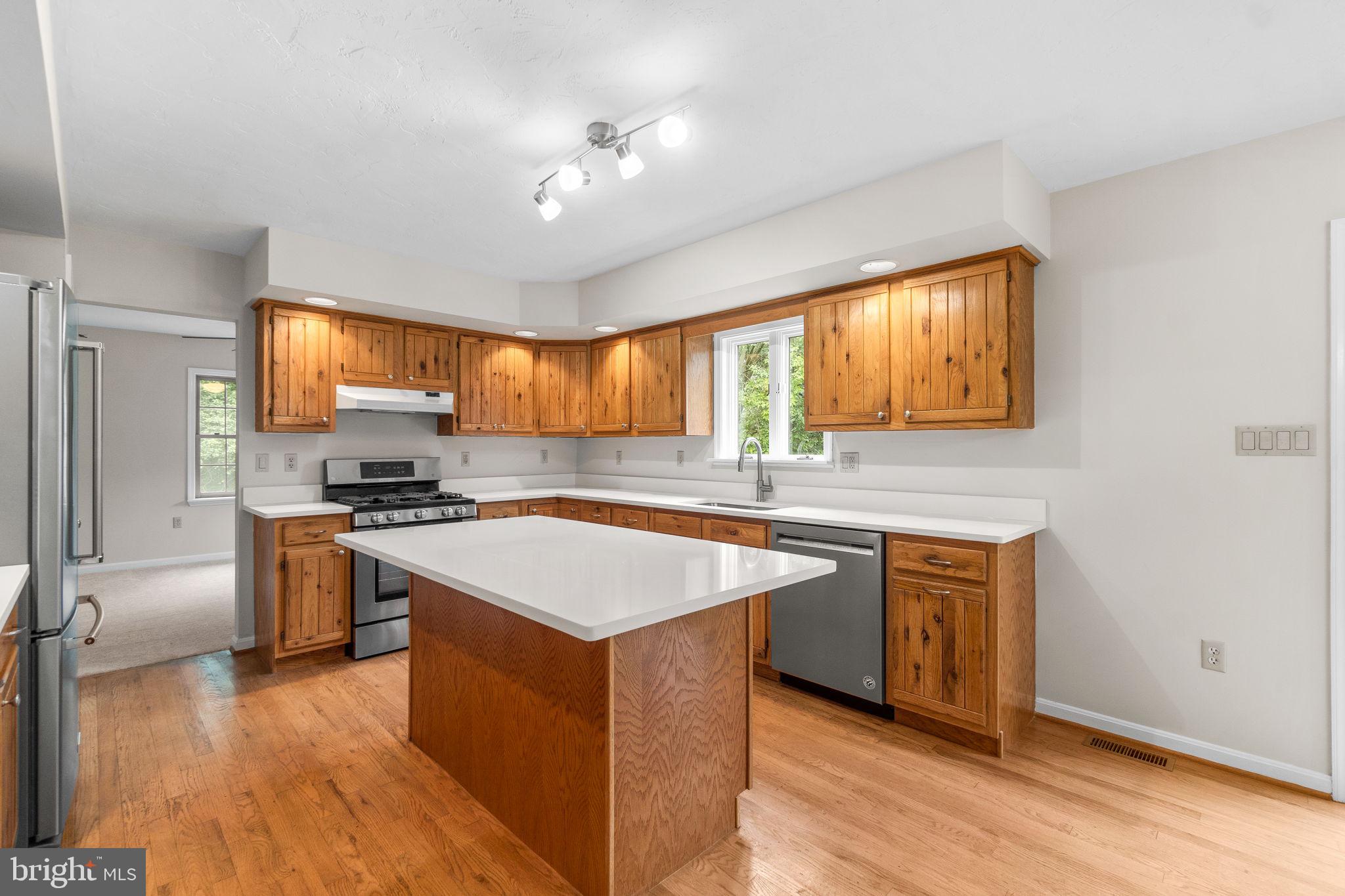 1282 Humbert Schoolhouse Rd