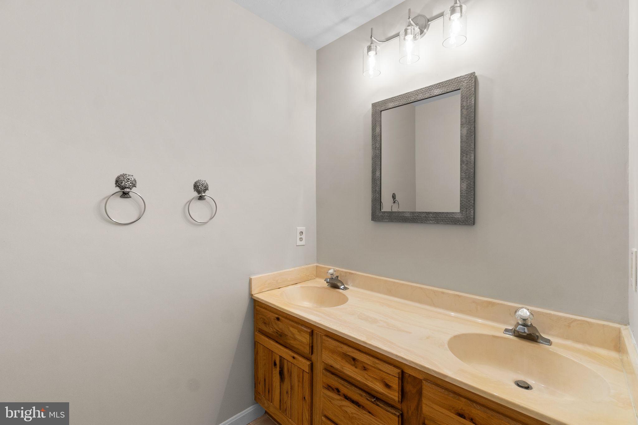 1282 Humbert Schoolhouse Rd