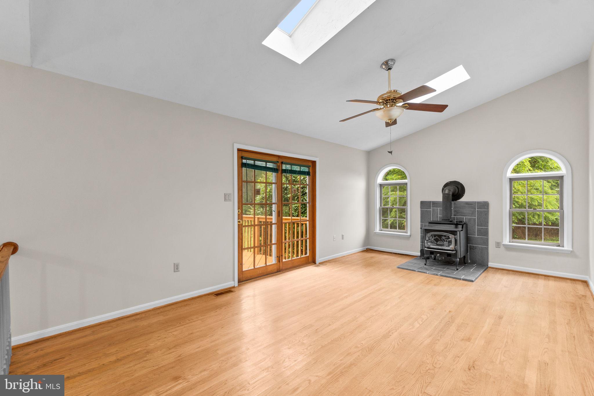 1282 Humbert Schoolhouse Rd