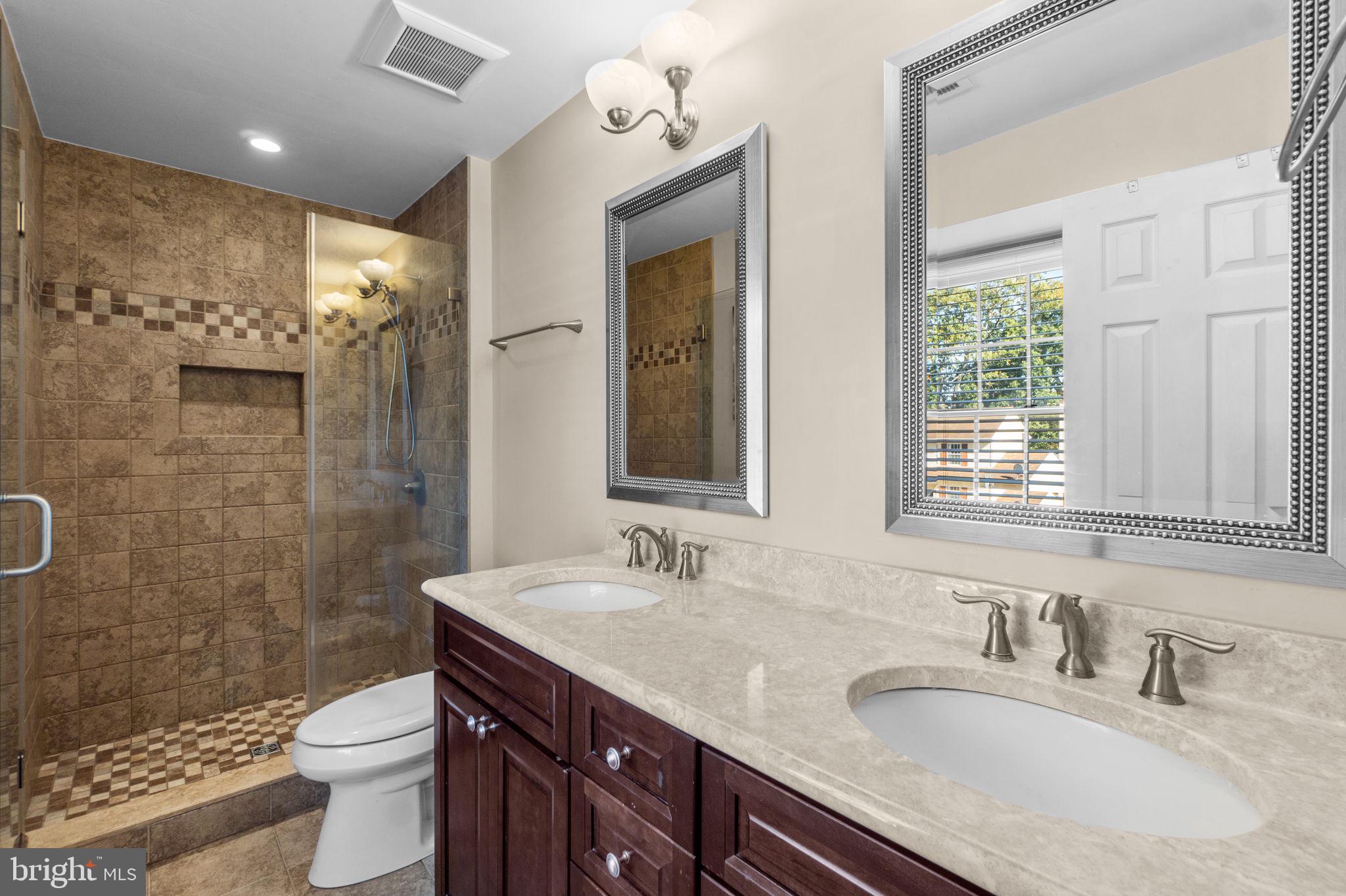 1695 King Richard Rd