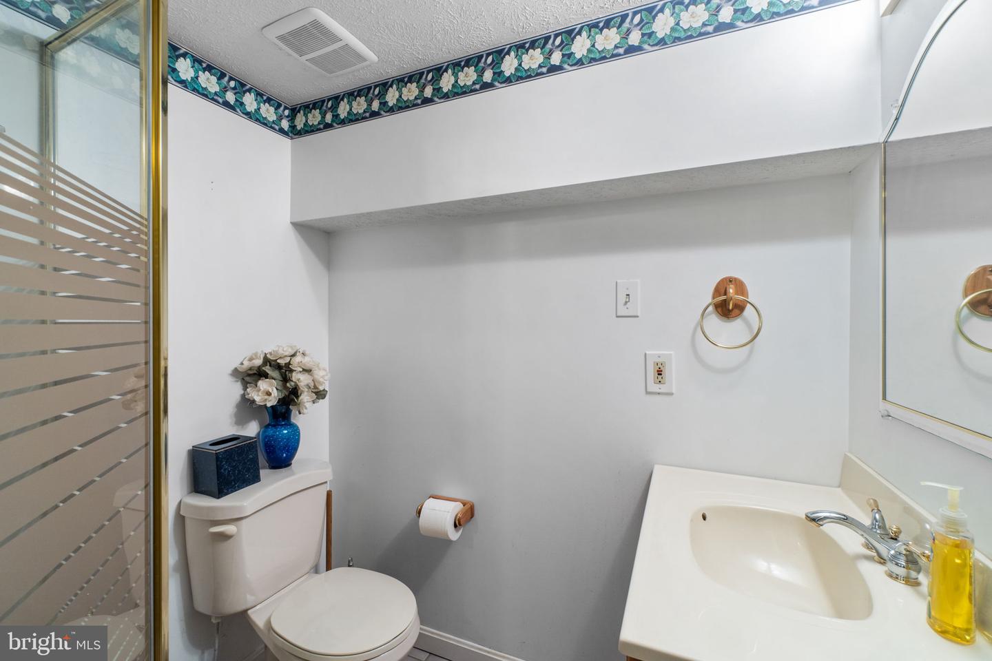 1695 King Richard Rd