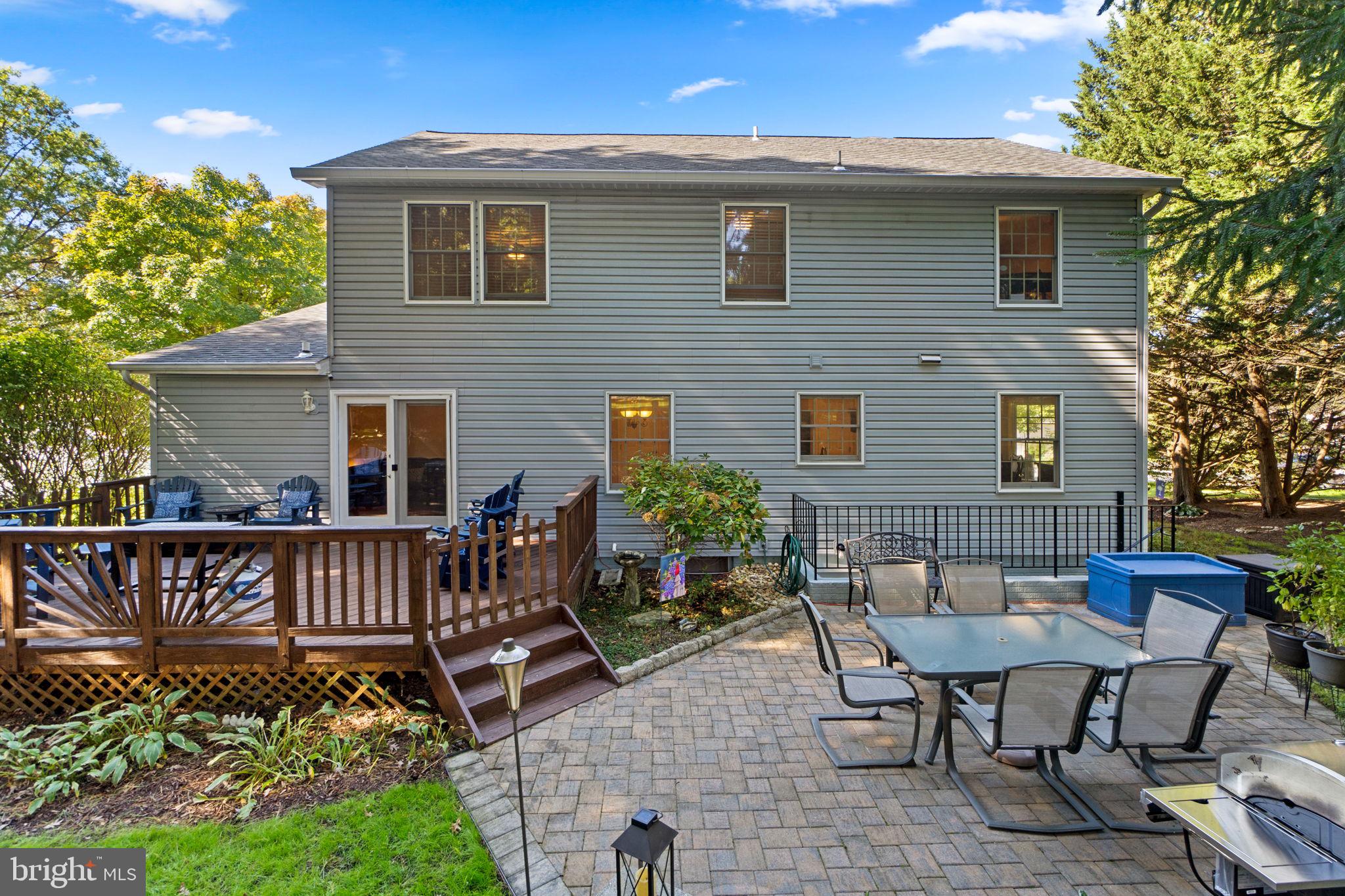 1695 King Richard Rd