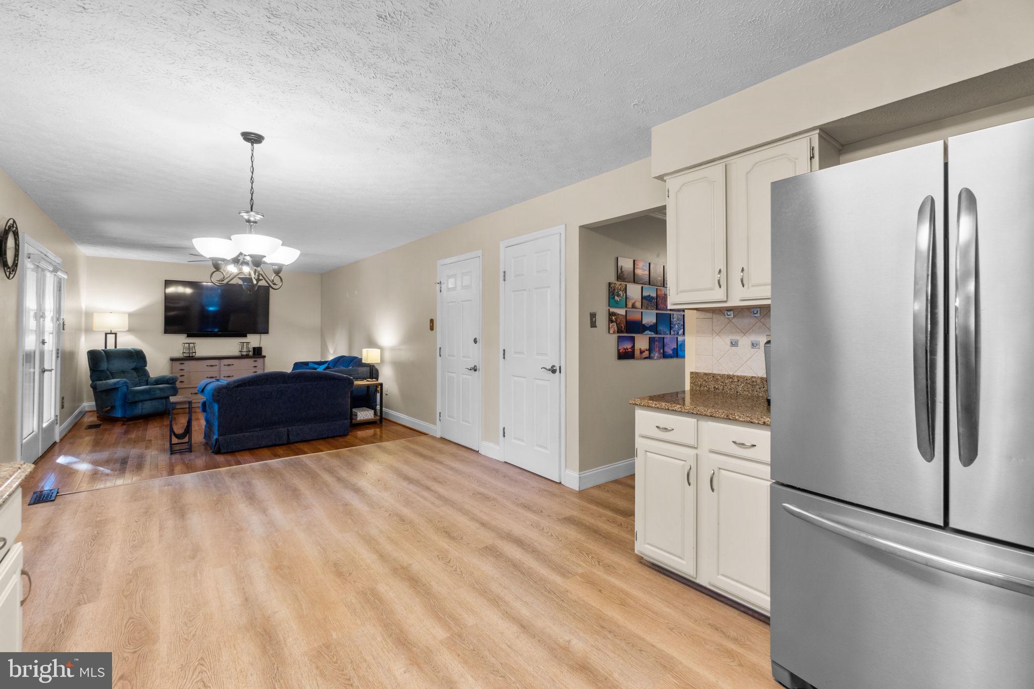 1695 King Richard Rd