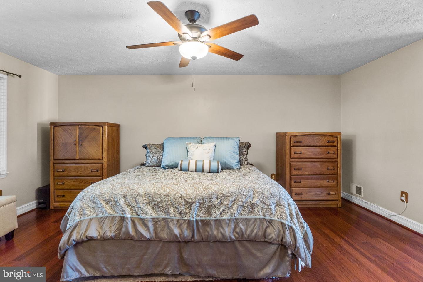 1695 King Richard Rd