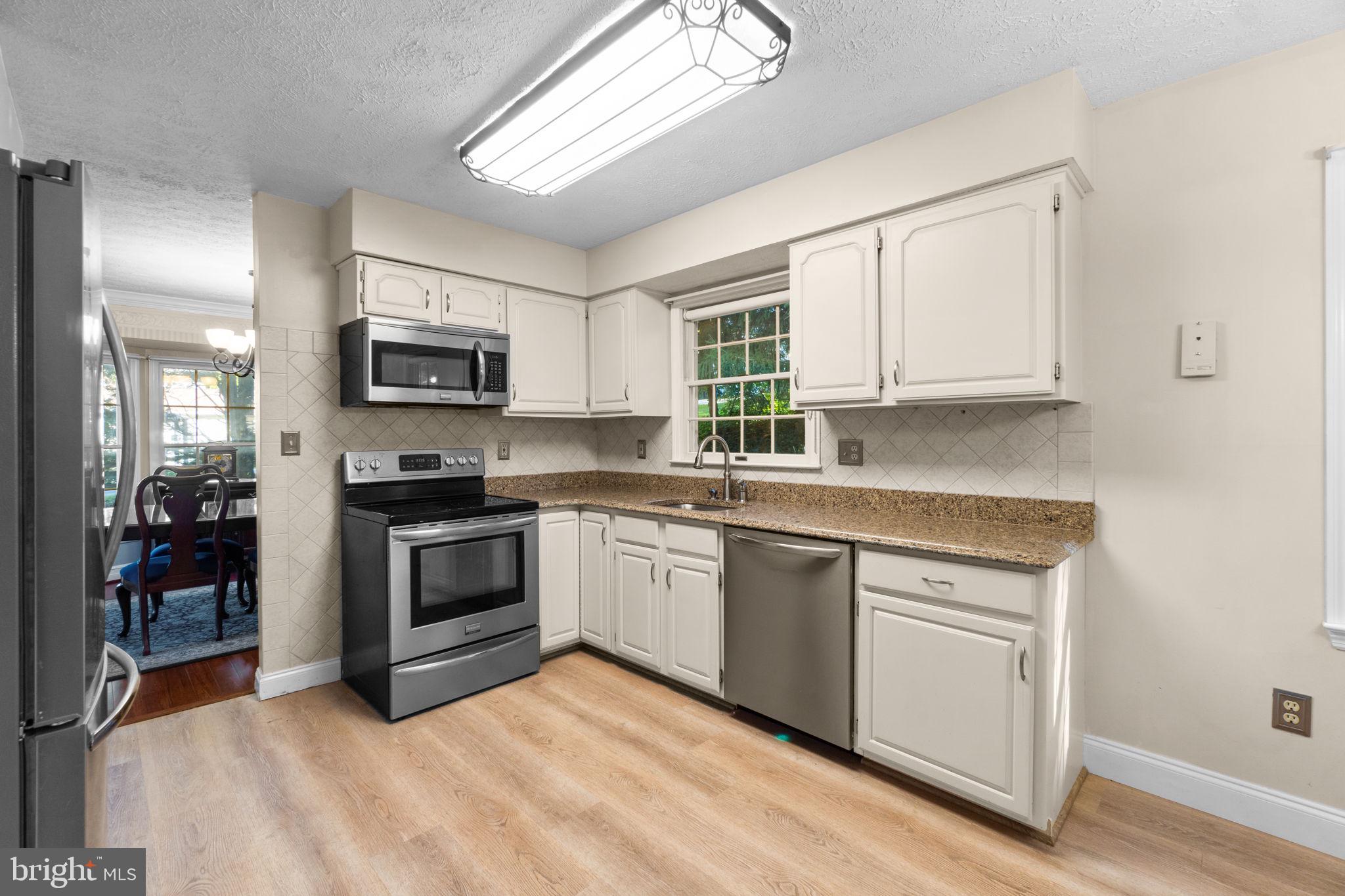 1695 King Richard Rd