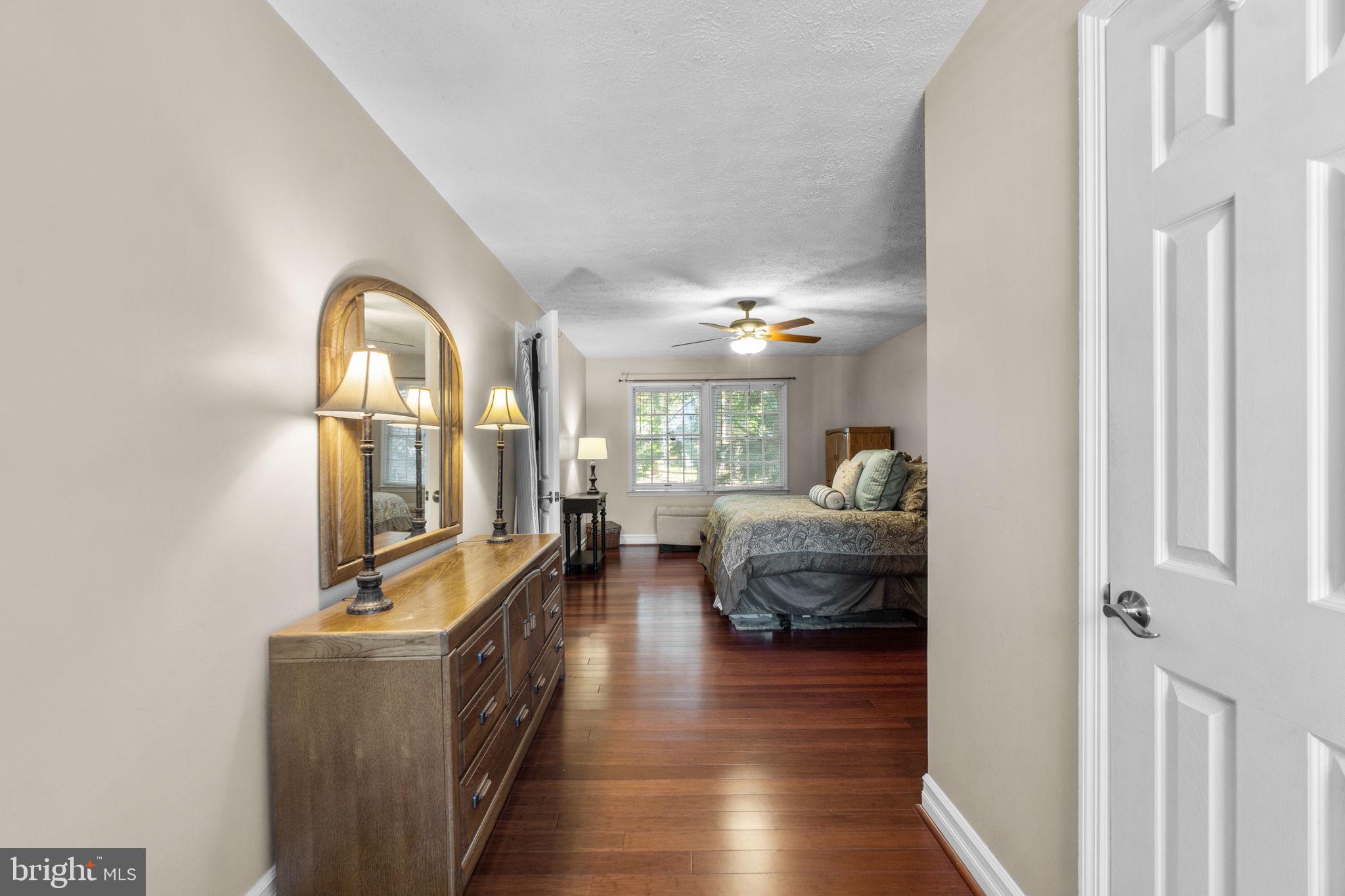 1695 King Richard Rd